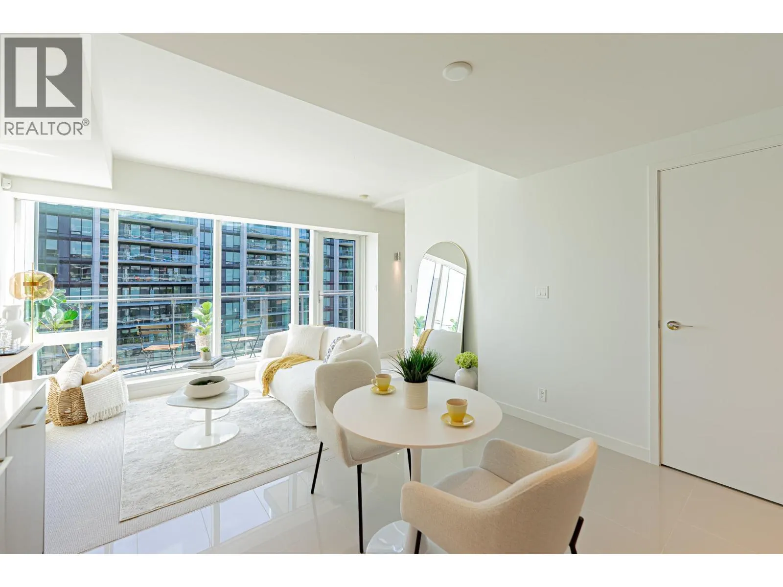 606 6633 PEARSON WAY