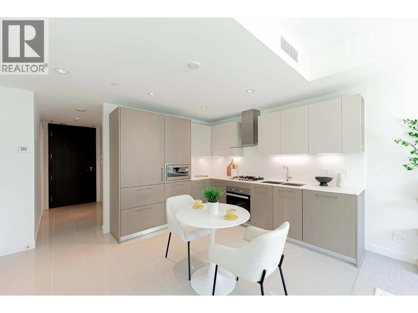 606 6633 PEARSON WAY