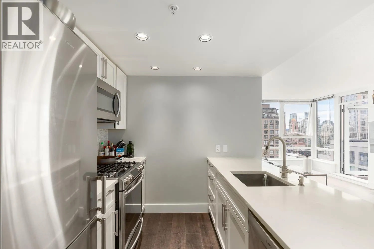 2710 928 BEATTY STREET