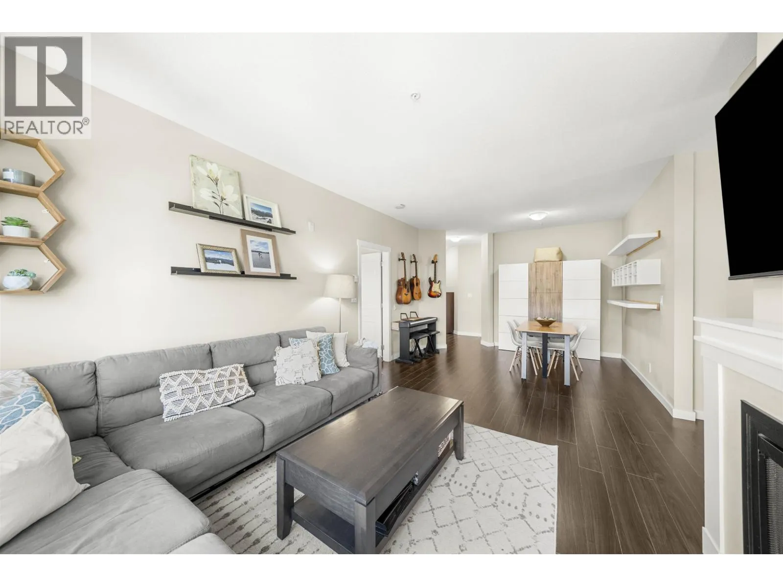 310 1153 KENSAL PLACE
