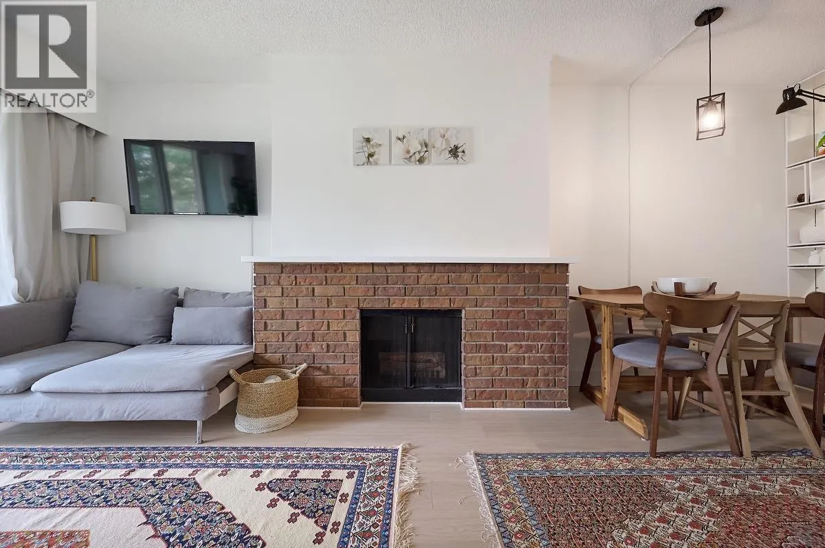 302 1515 CHESTERFIELD AVENUE