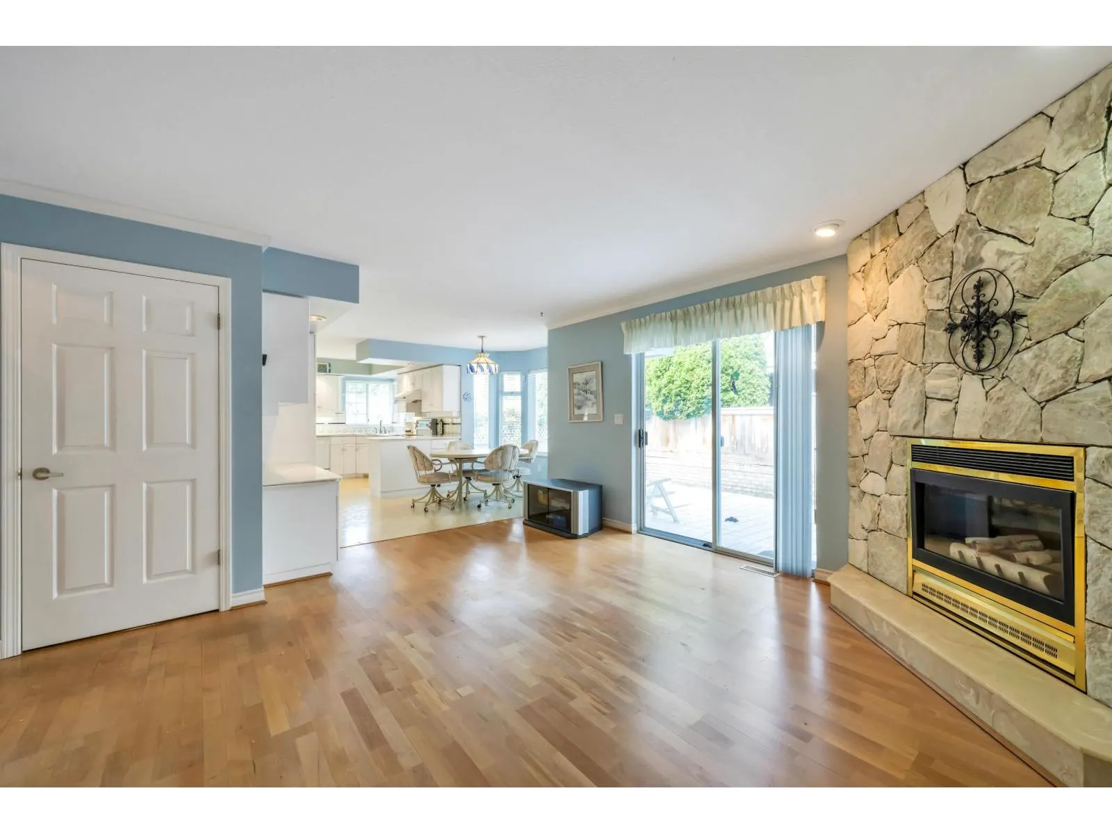 1829 OCEAN SURF PLACE