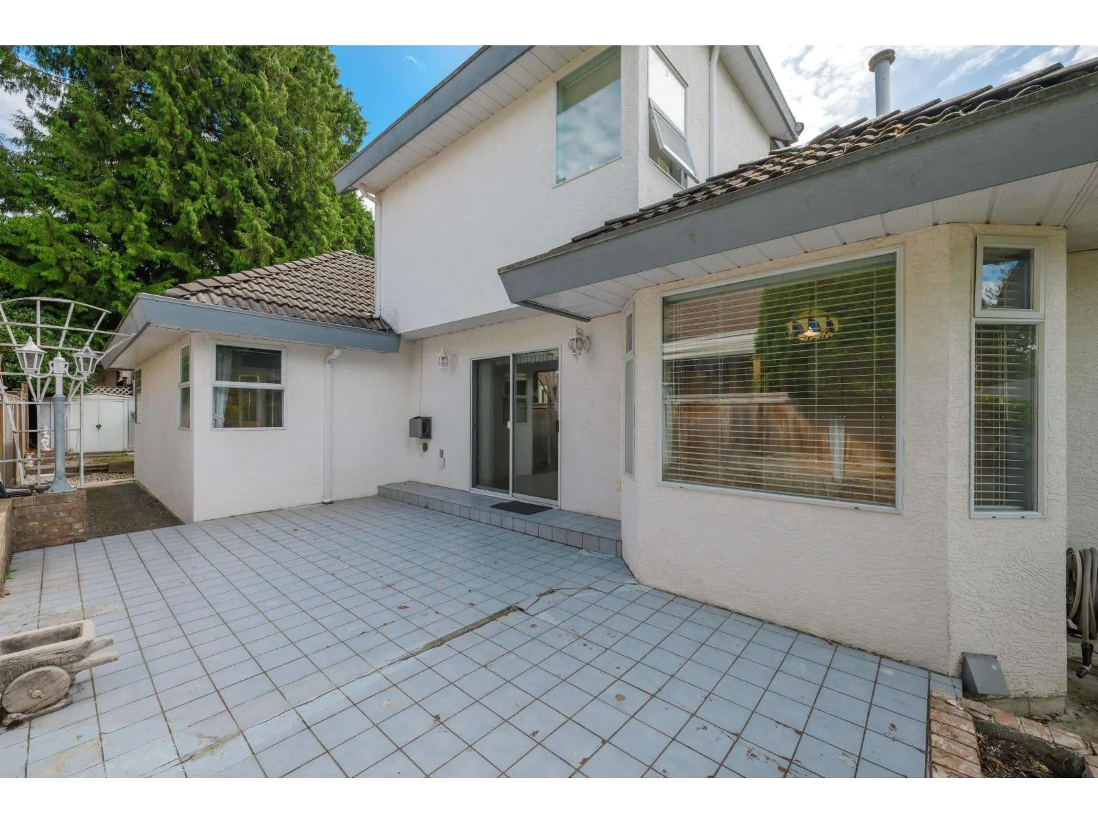 1829 OCEAN SURF PLACE