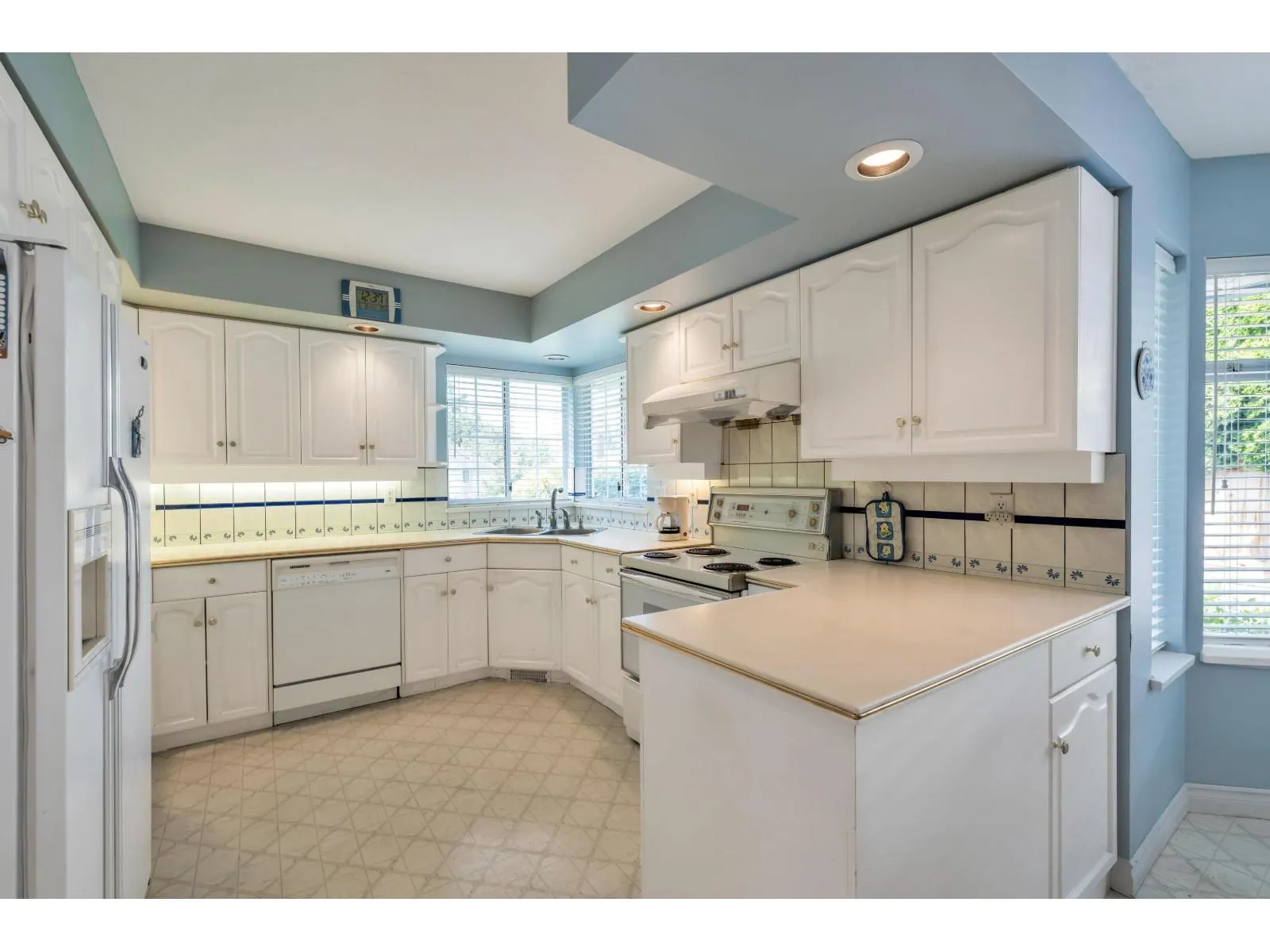 1829 OCEAN SURF PLACE