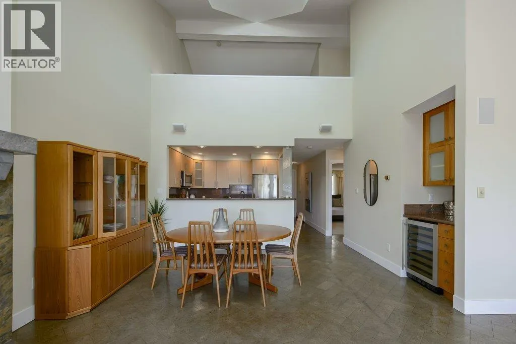 2304 33 CHESTERFIELD PLACE