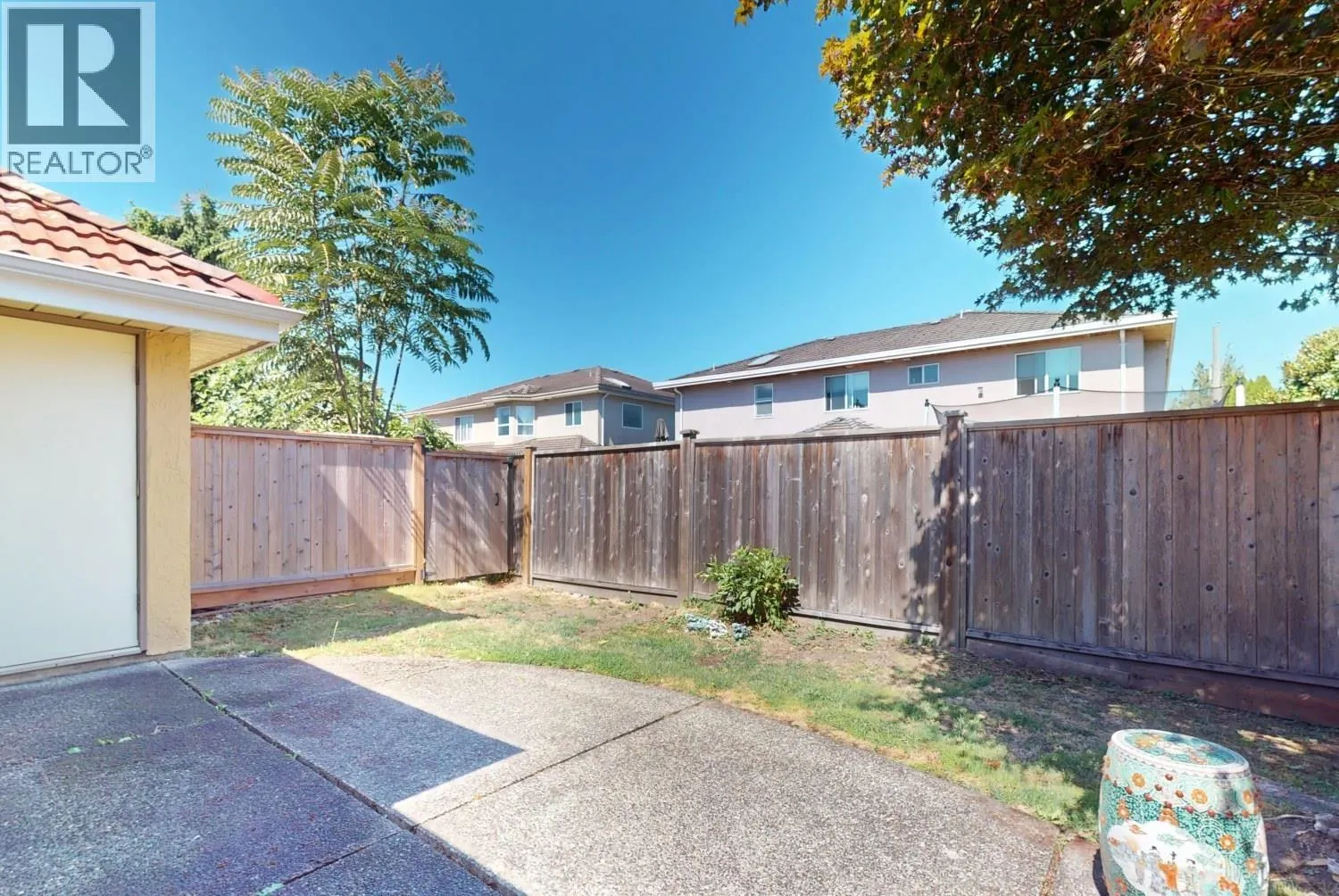 6 8231 FRANCIS ROAD
