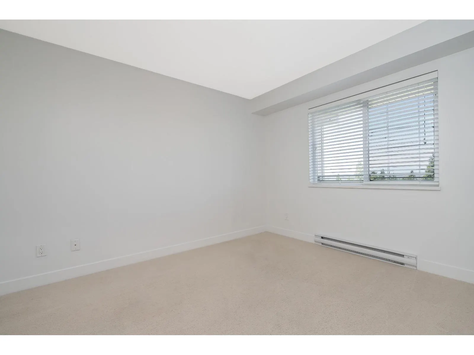 440 15850 26 AVENUE