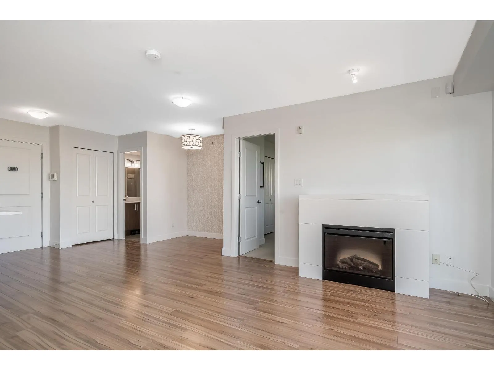 440 15850 26 AVENUE