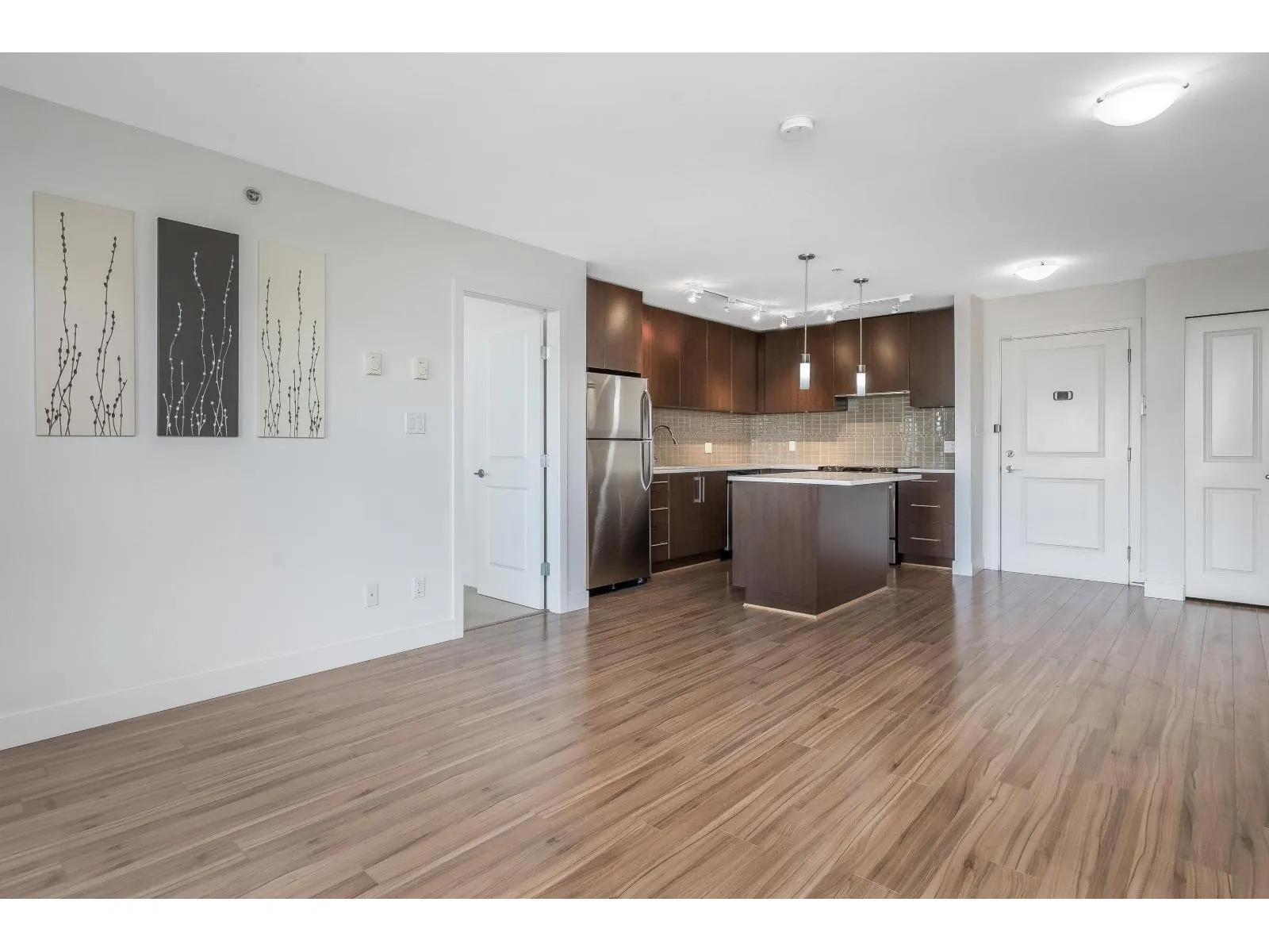 440 15850 26 AVENUE