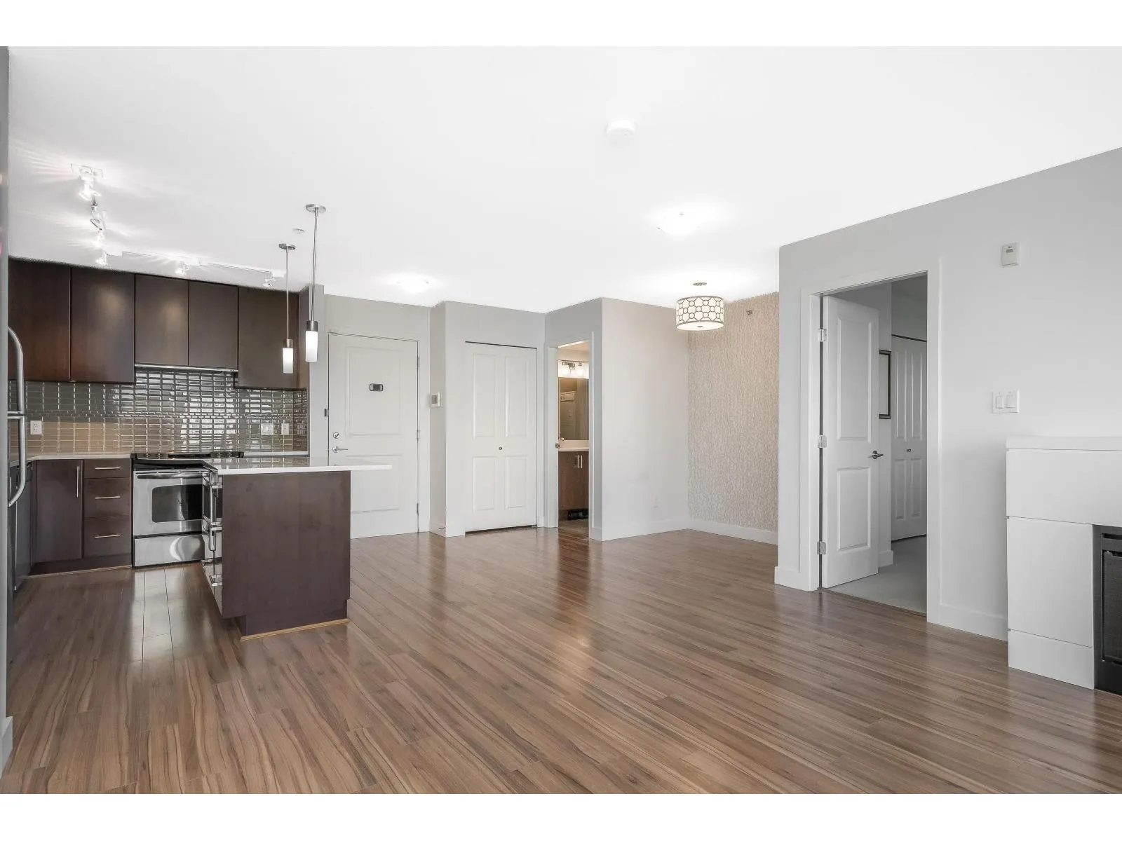 440 15850 26 AVENUE