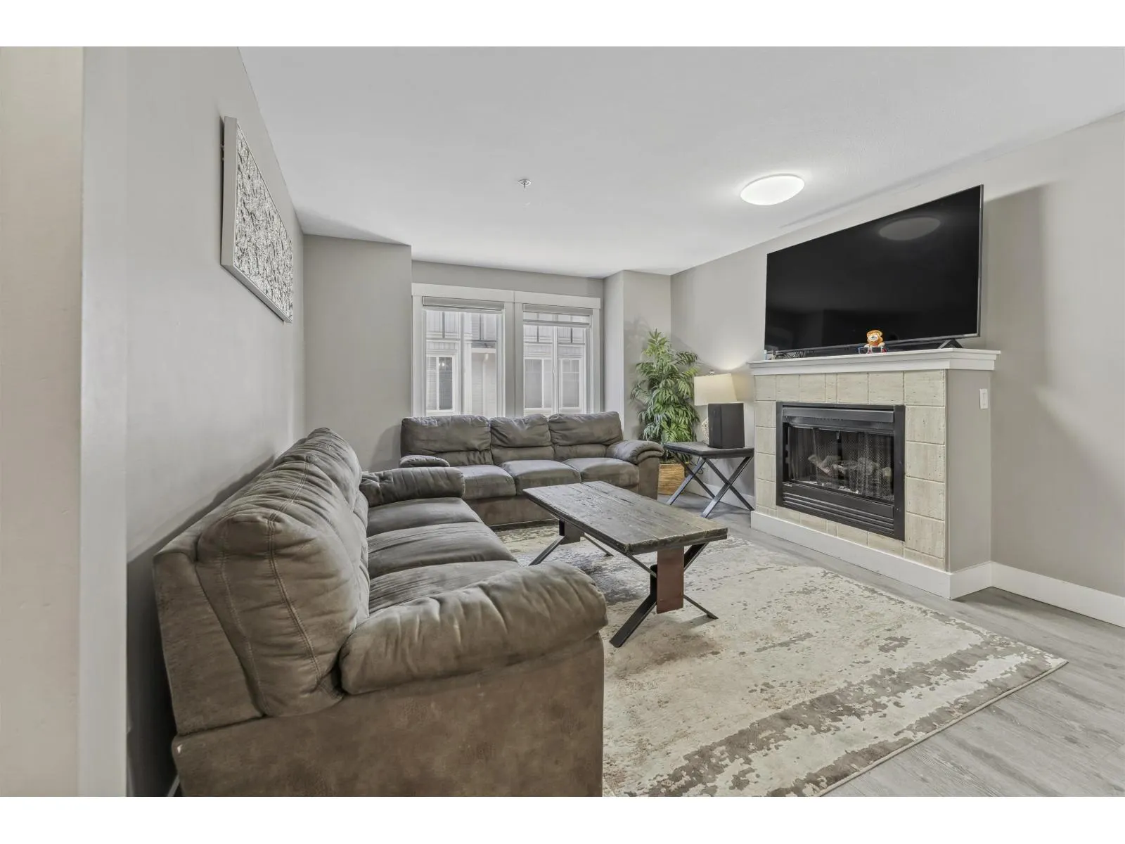 92 12040 68 AVENUE