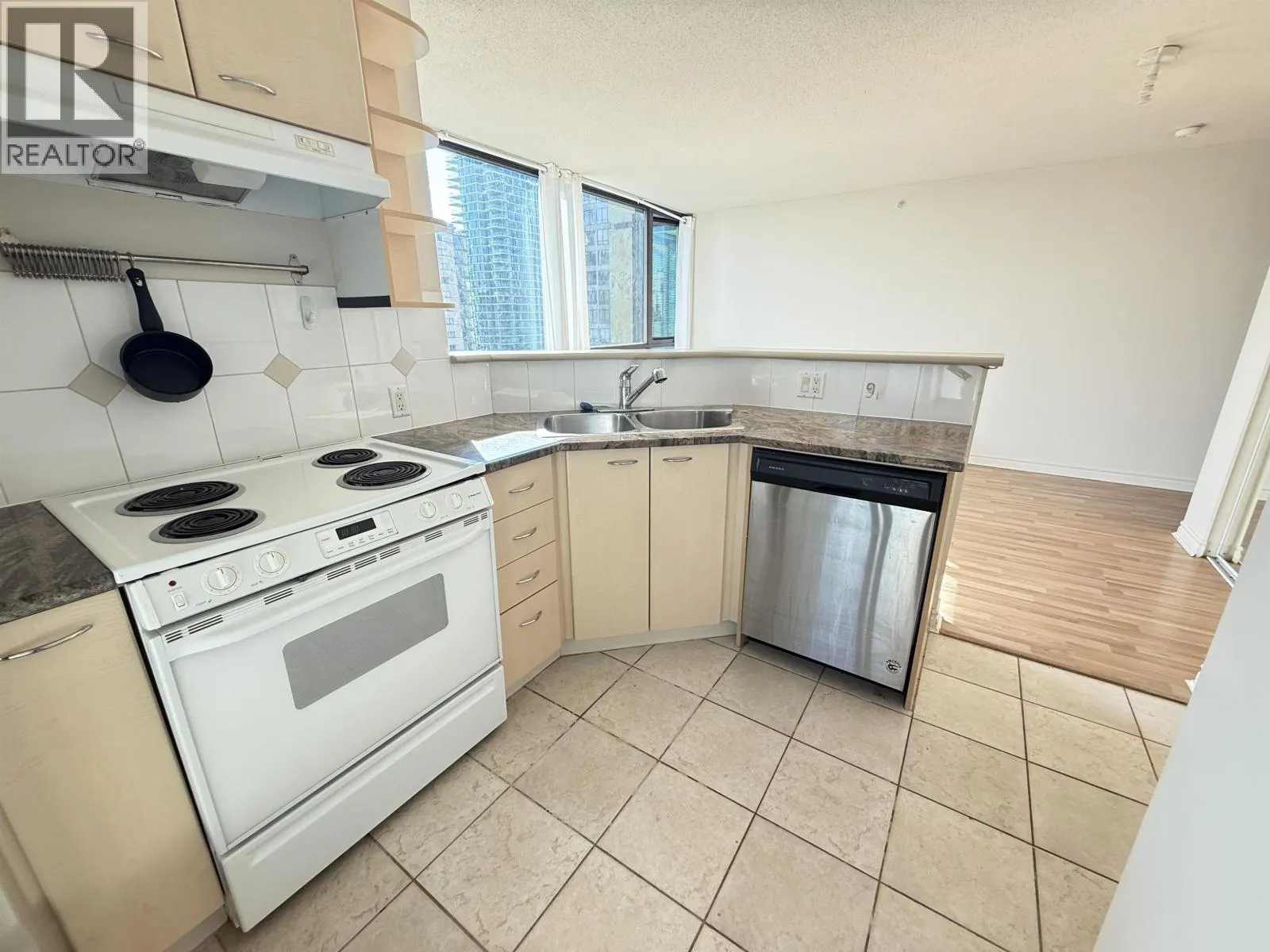1010 1331 ALBERNI STREET