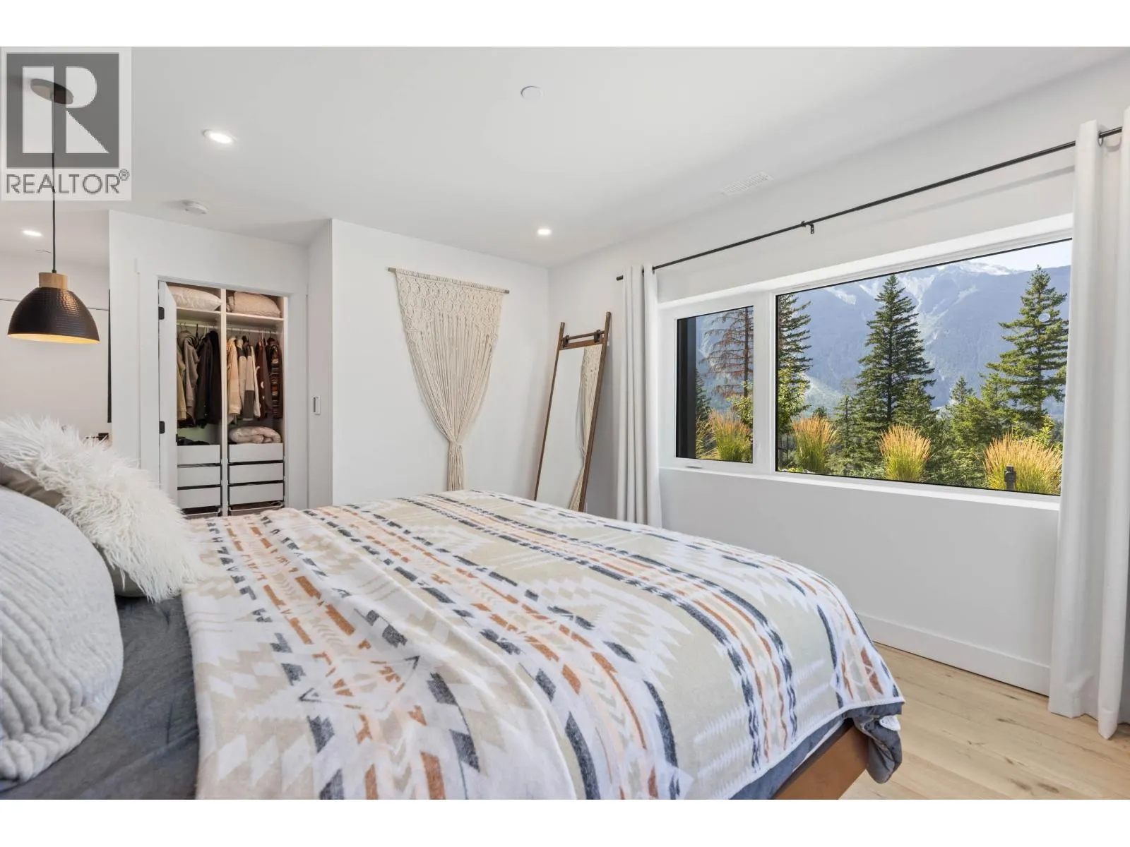 7676 CERULEAN DRIVE