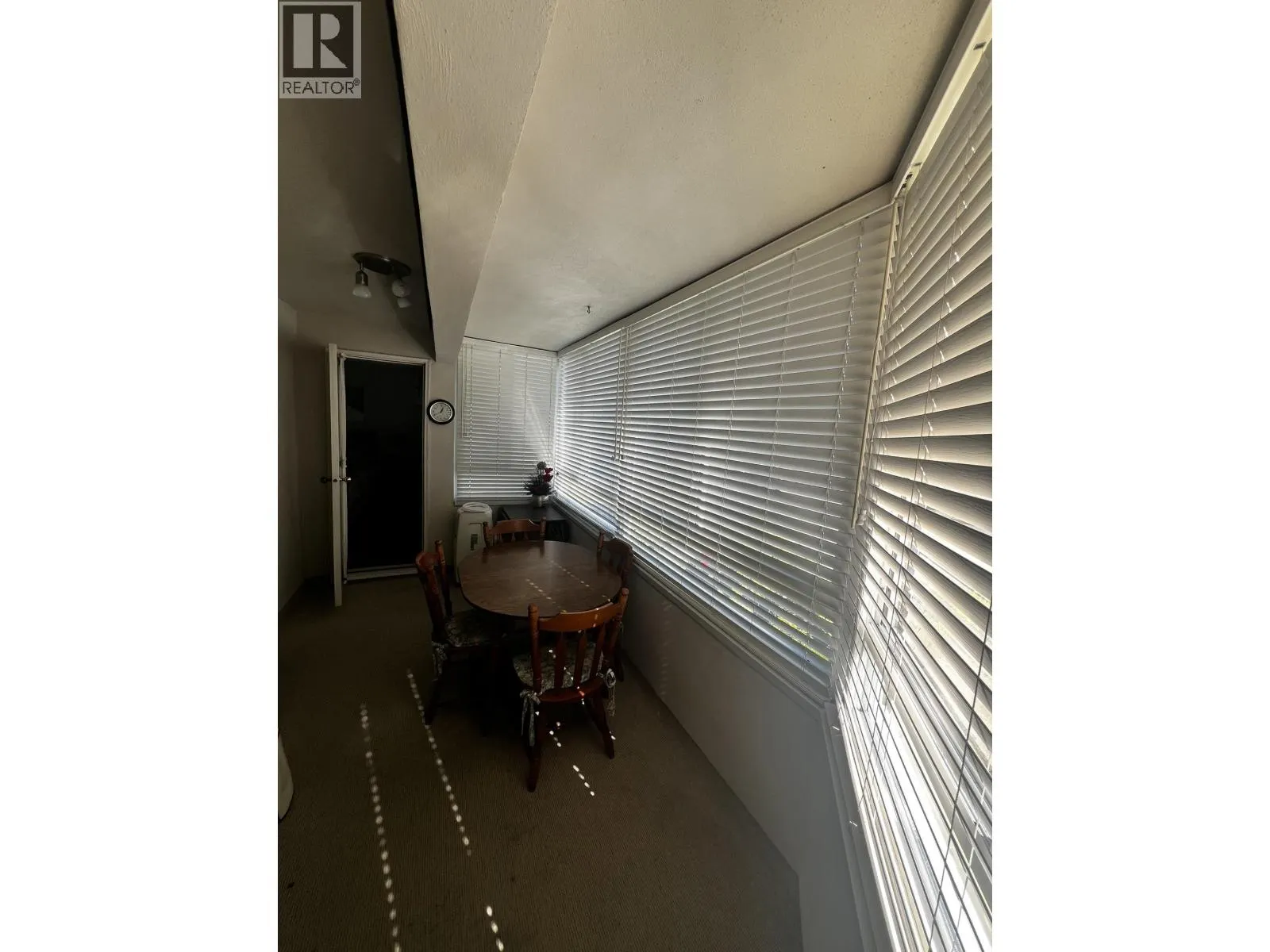 101 22241 SELKIRK AVENUE