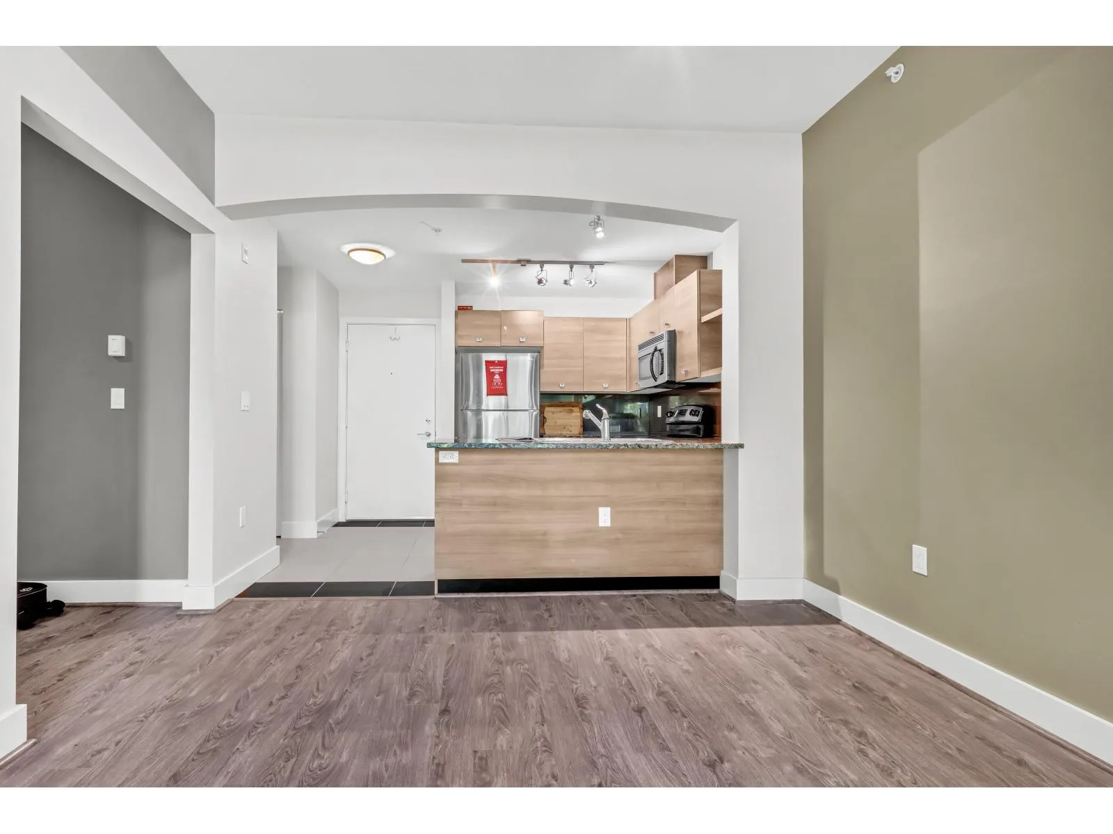 419 6688 120 STREET