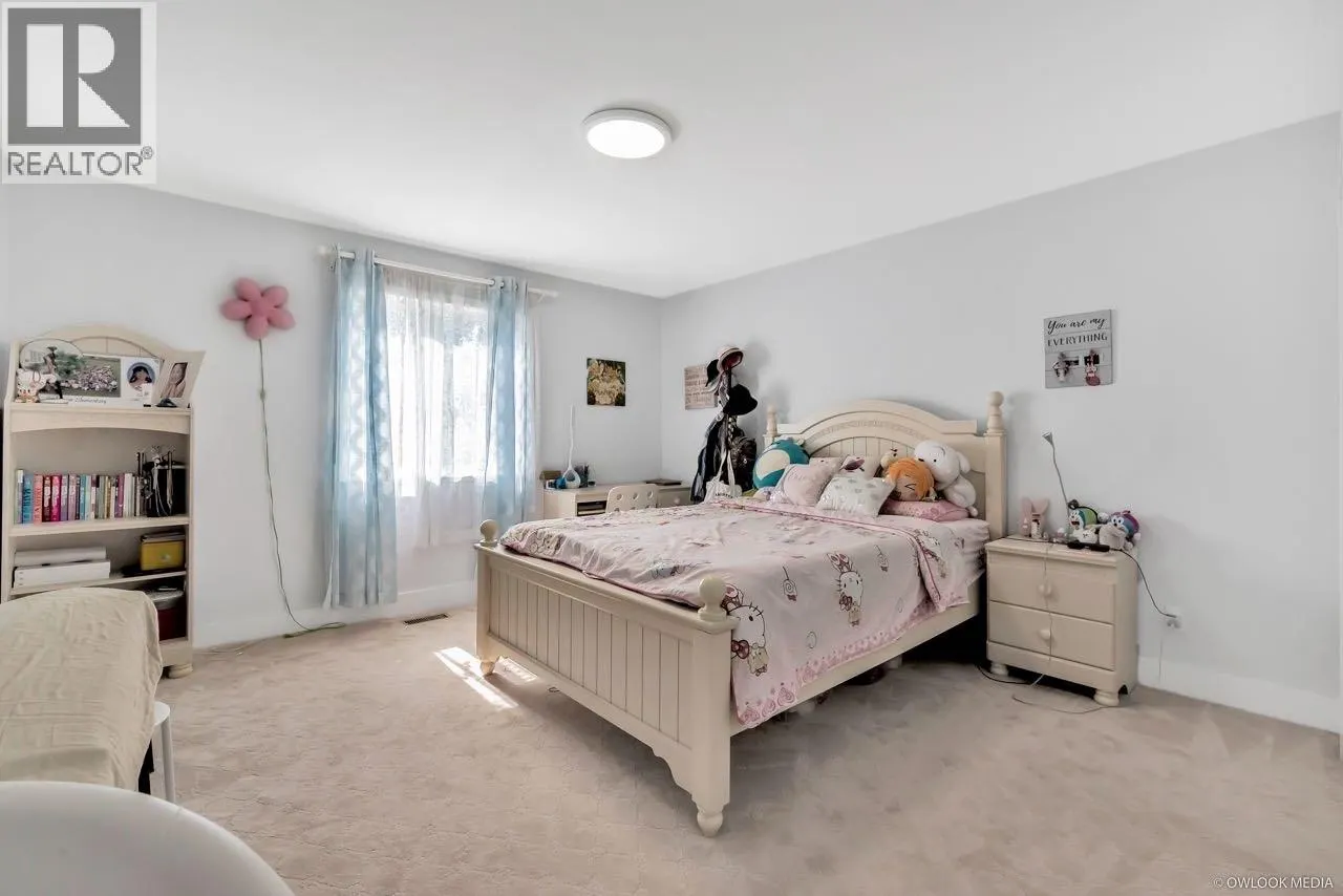 9 7833 ST. ALBANS ROAD