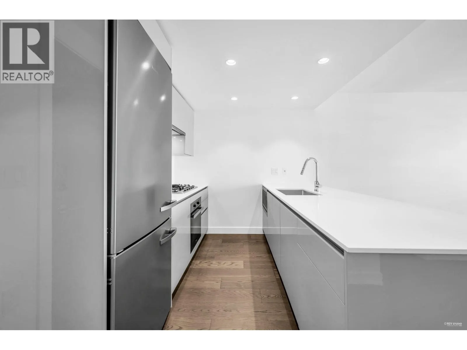1505 5788 GILBERT ROAD