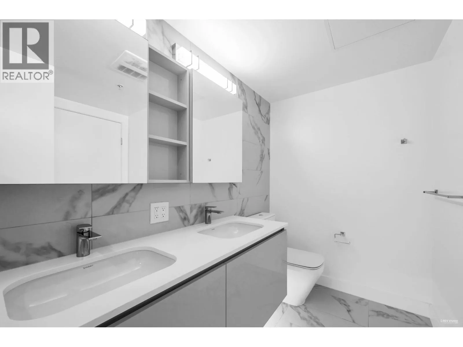 1505 5788 GILBERT ROAD