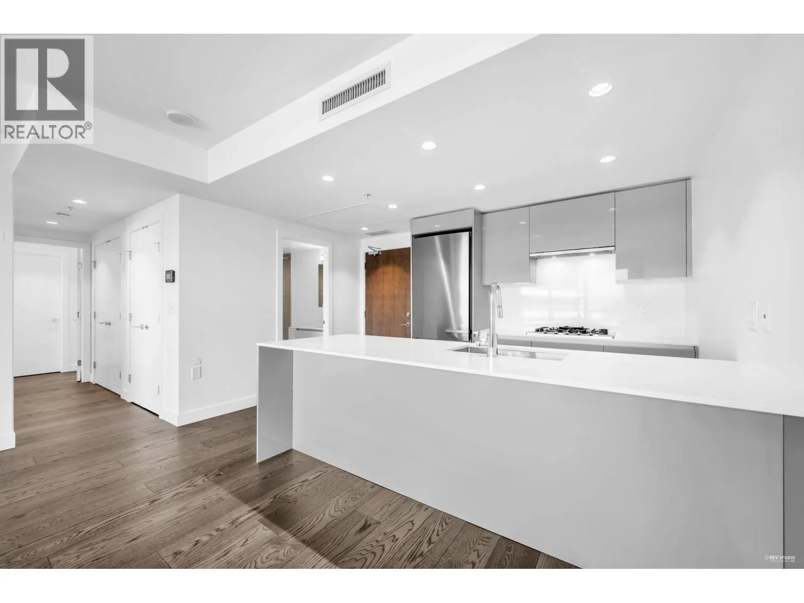 1505 5788 GILBERT ROAD