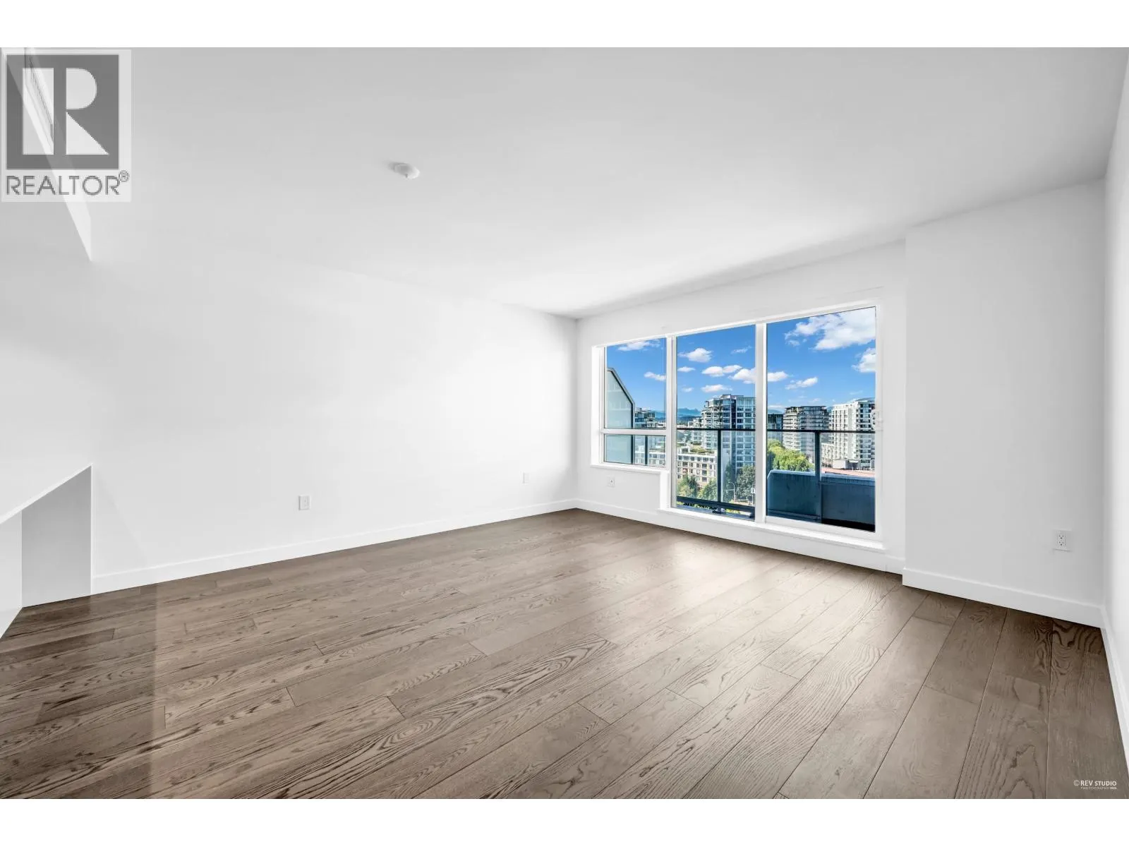 1505 5788 GILBERT ROAD