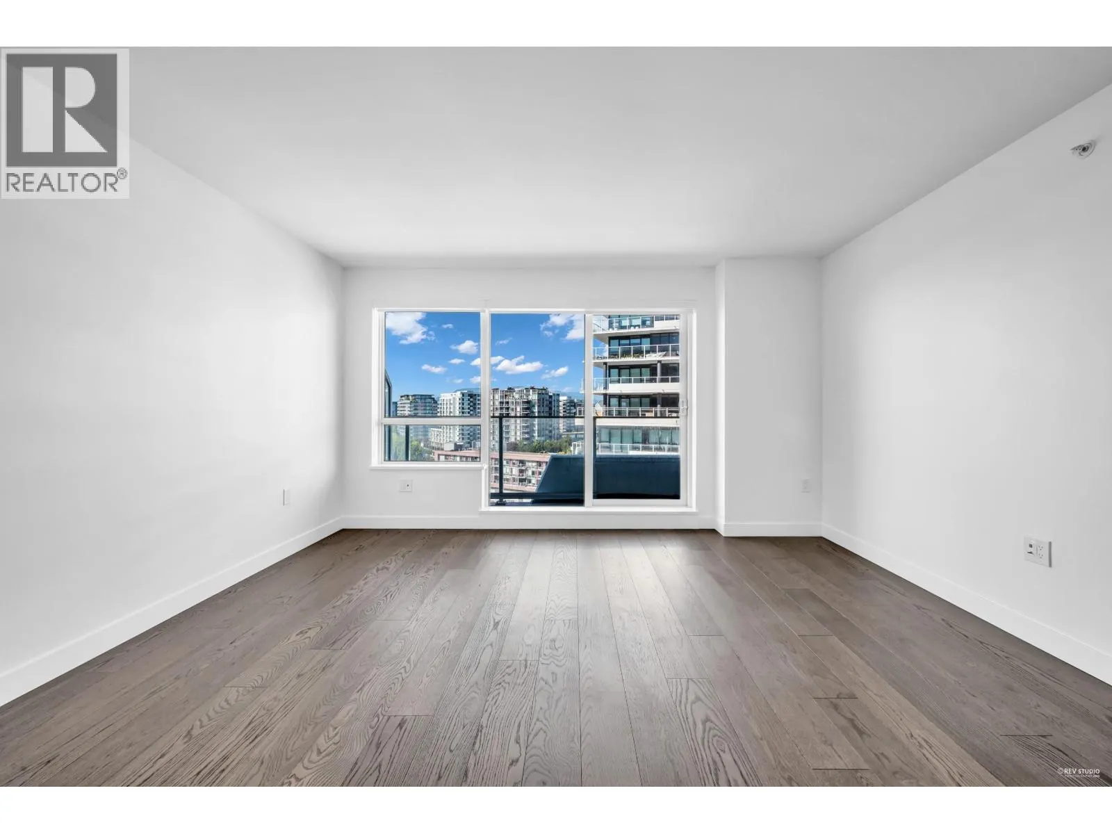 1505 5788 GILBERT ROAD