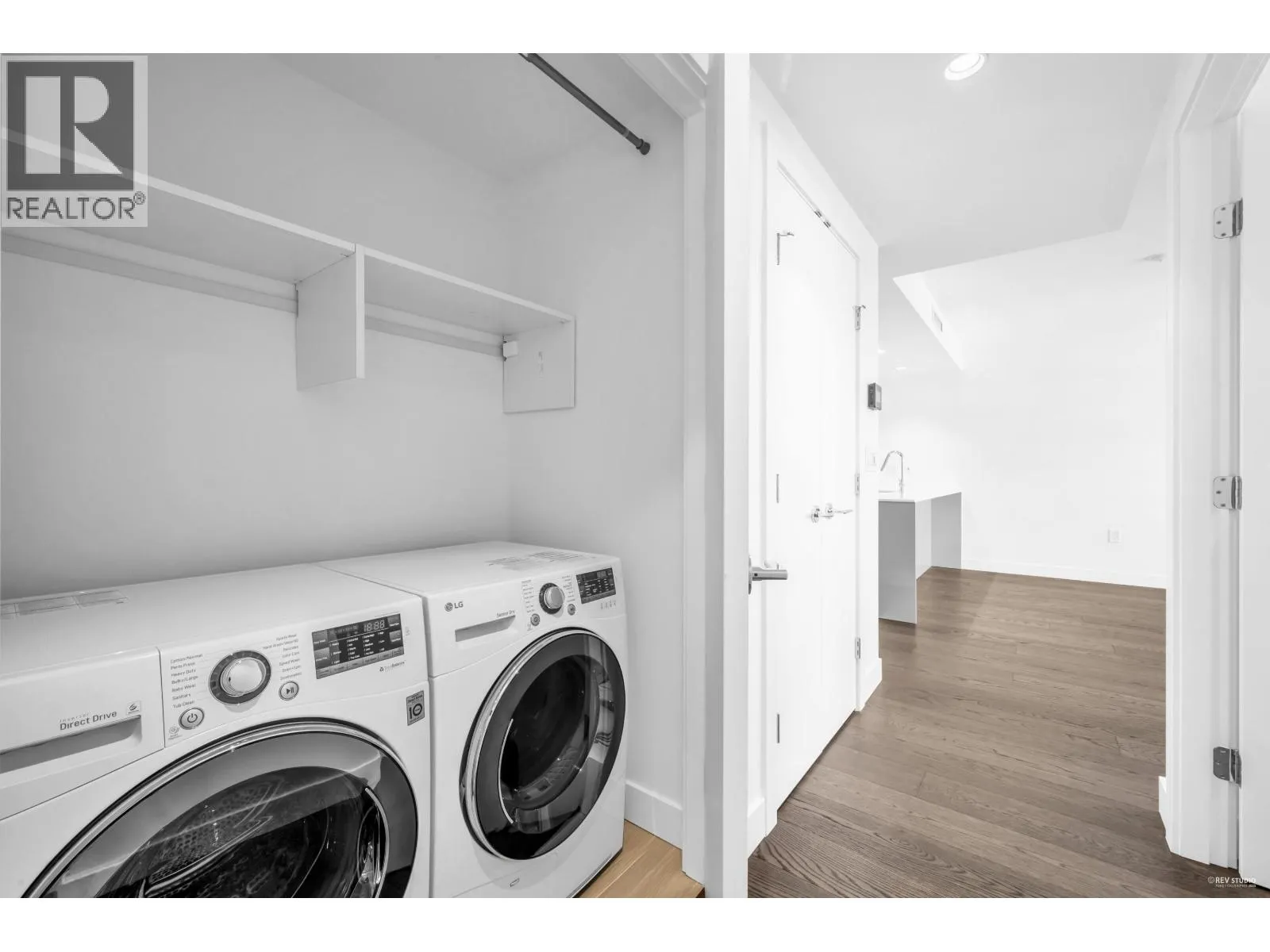 1505 5788 GILBERT ROAD