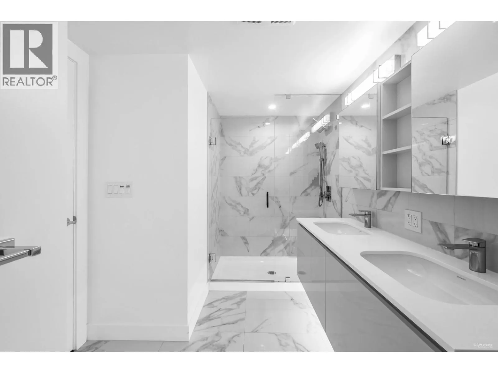 1505 5788 GILBERT ROAD