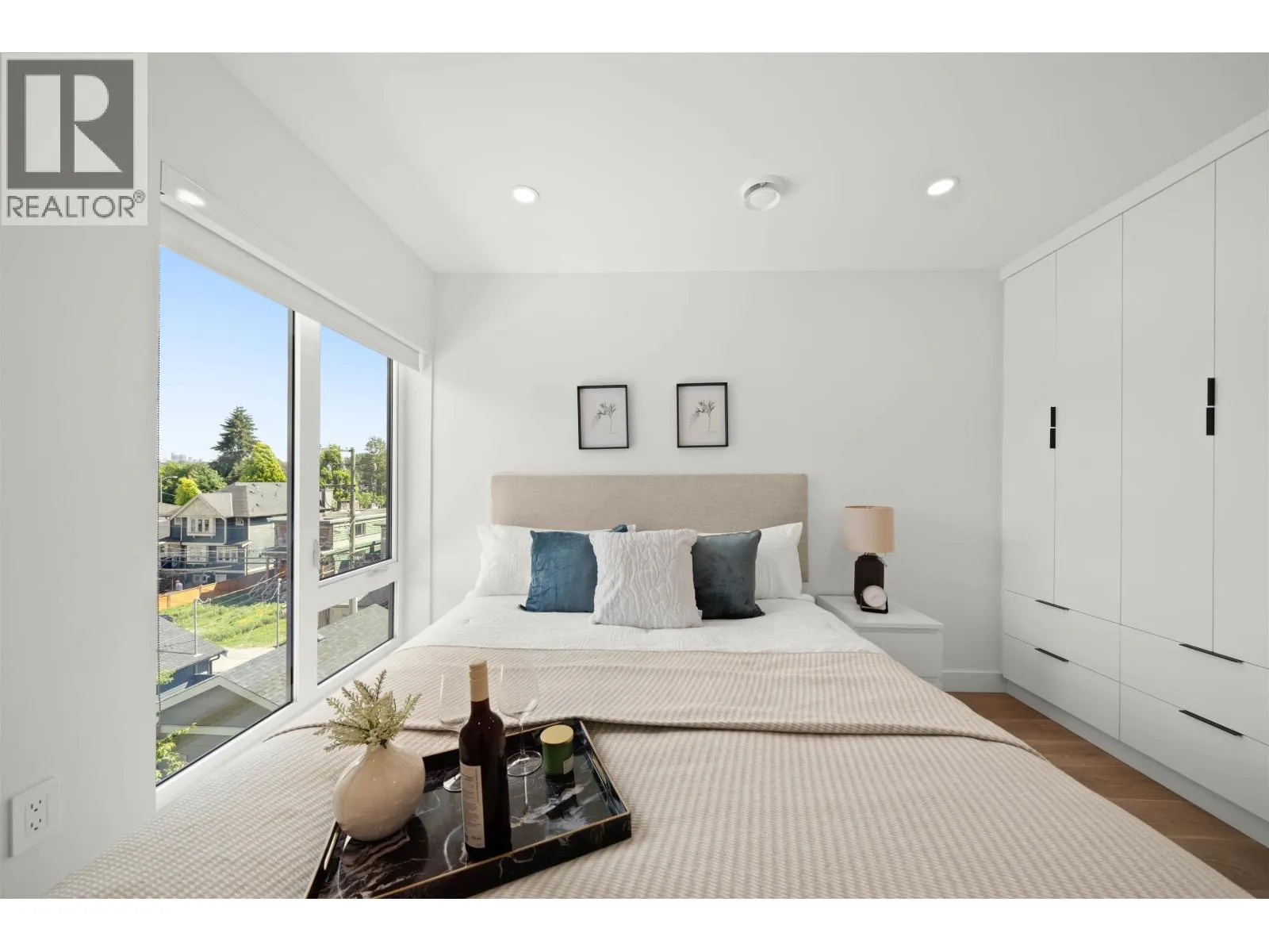 2412 VICTORIA DRIVE