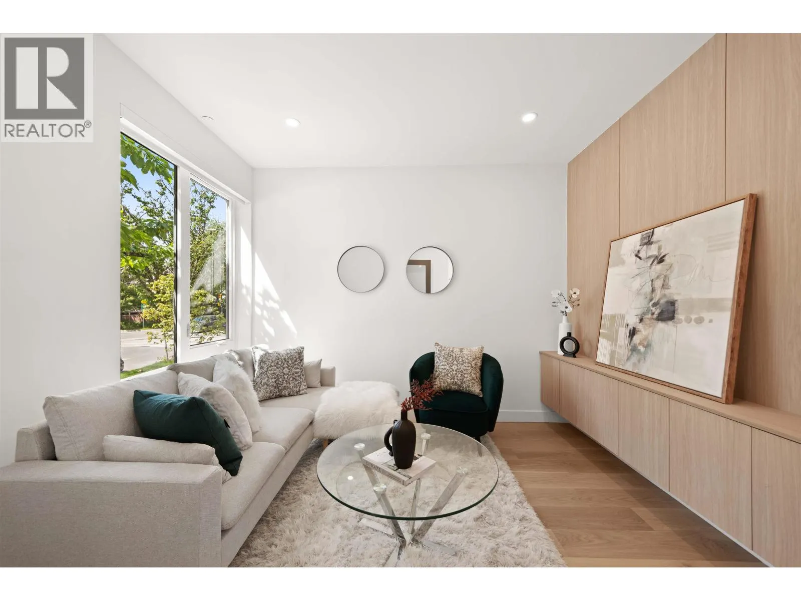 2412 VICTORIA DRIVE