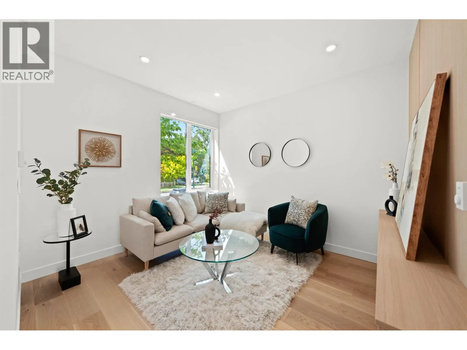 2412 VICTORIA DRIVE
