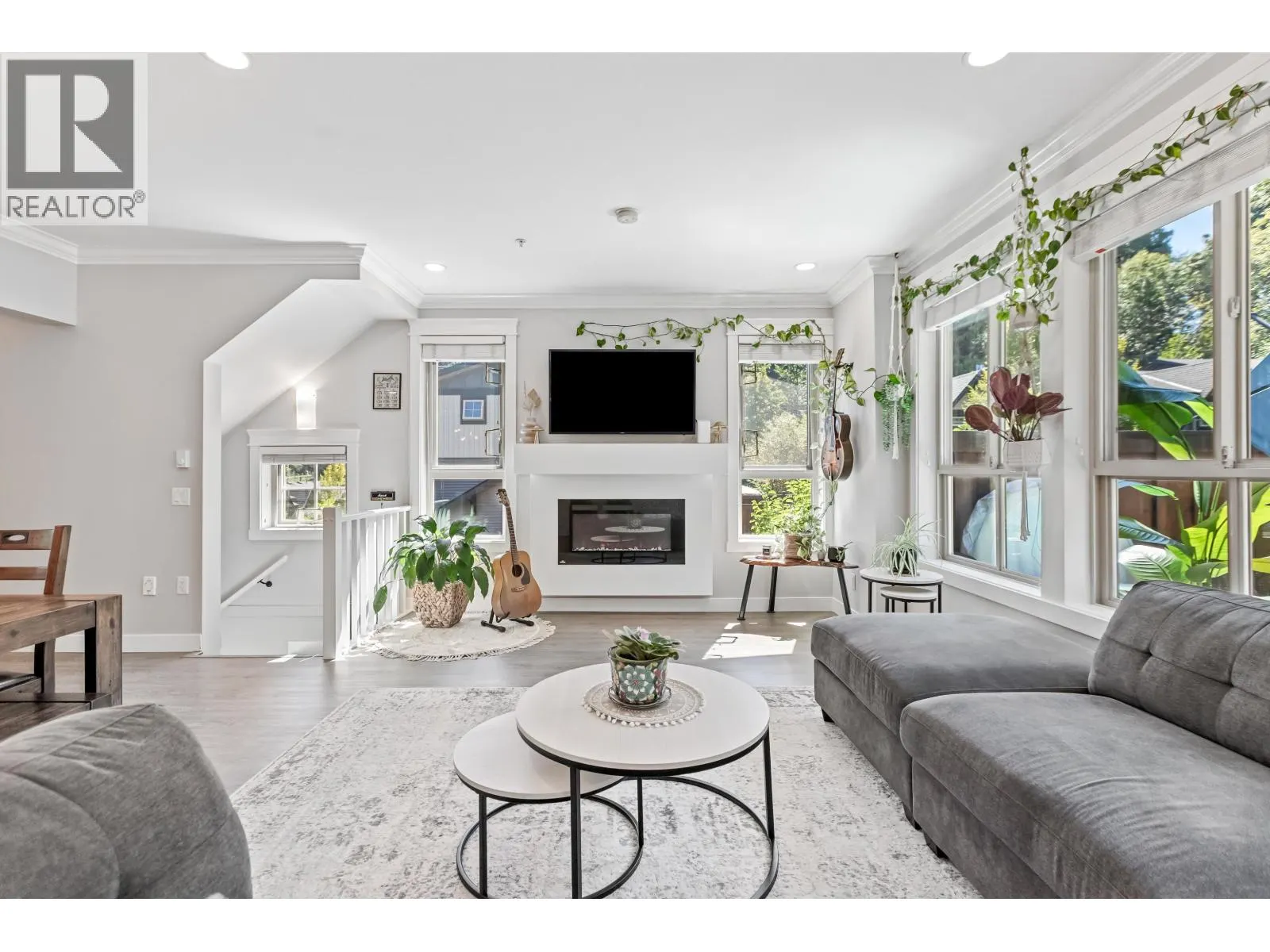 11 10525 240 STREET