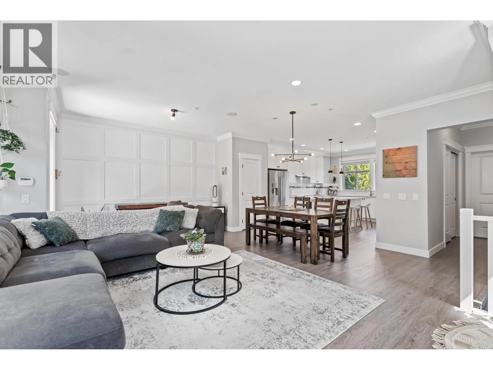 11 10525 240 STREET