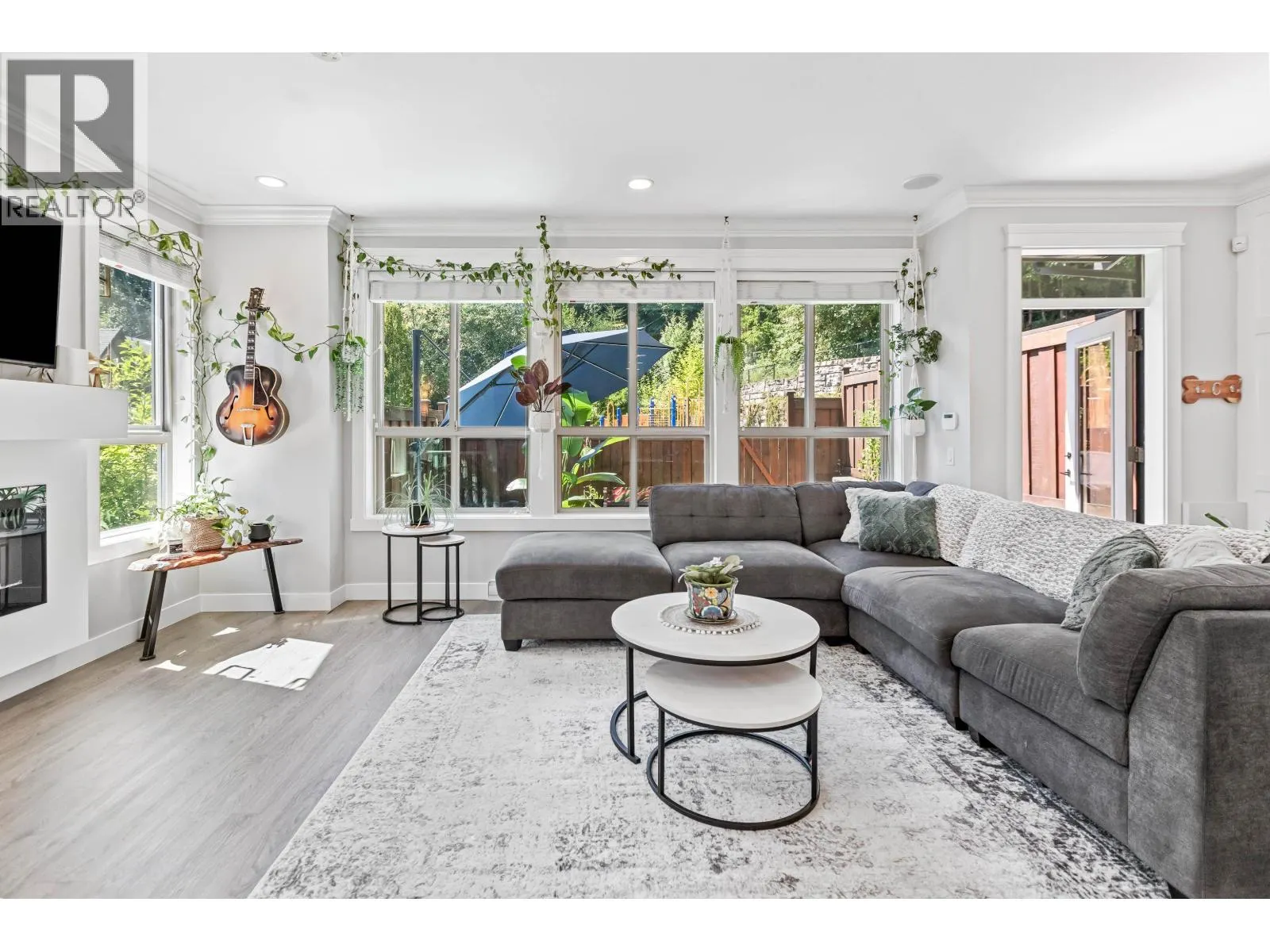 11 10525 240 STREET