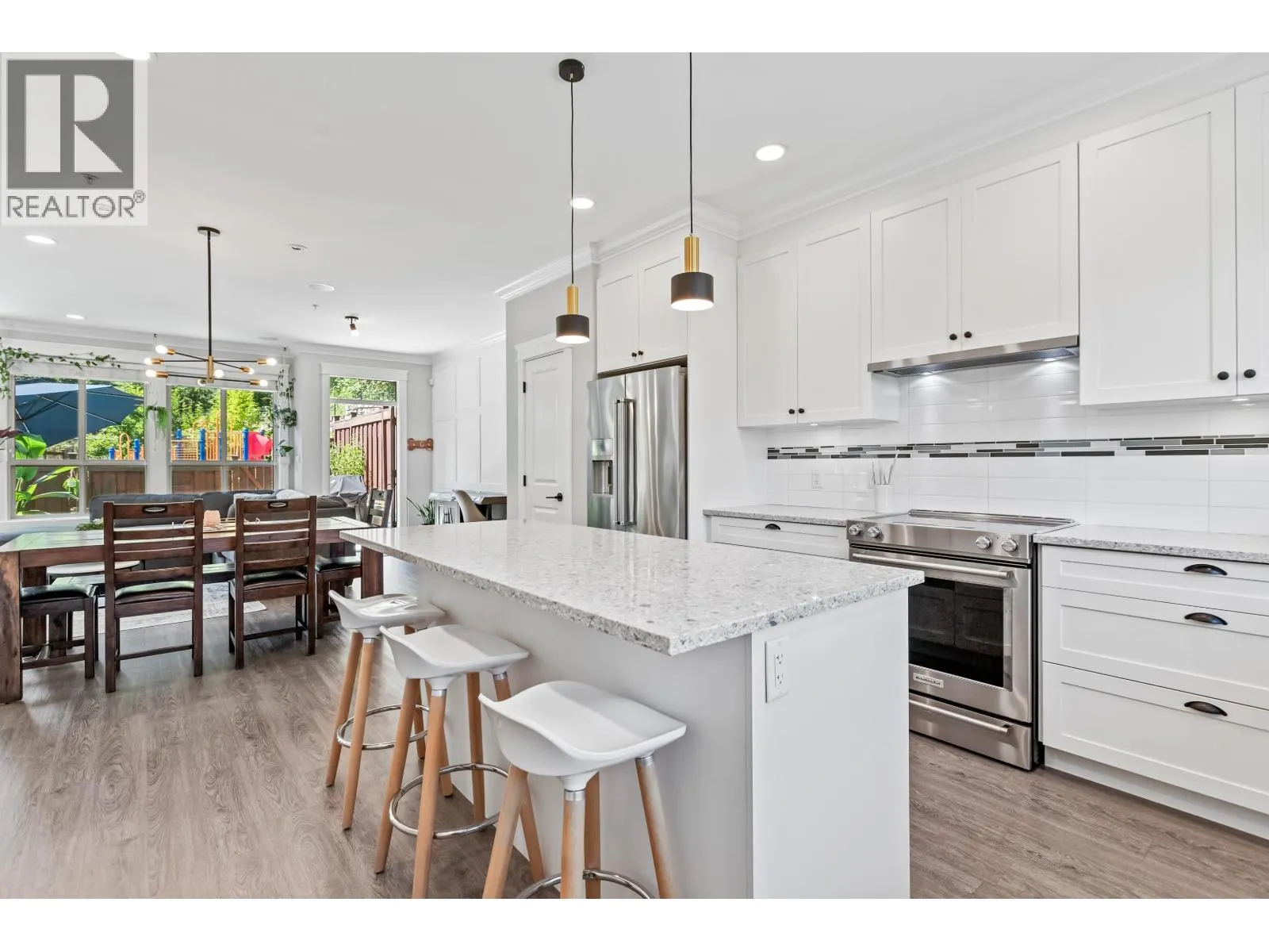 11 10525 240 STREET