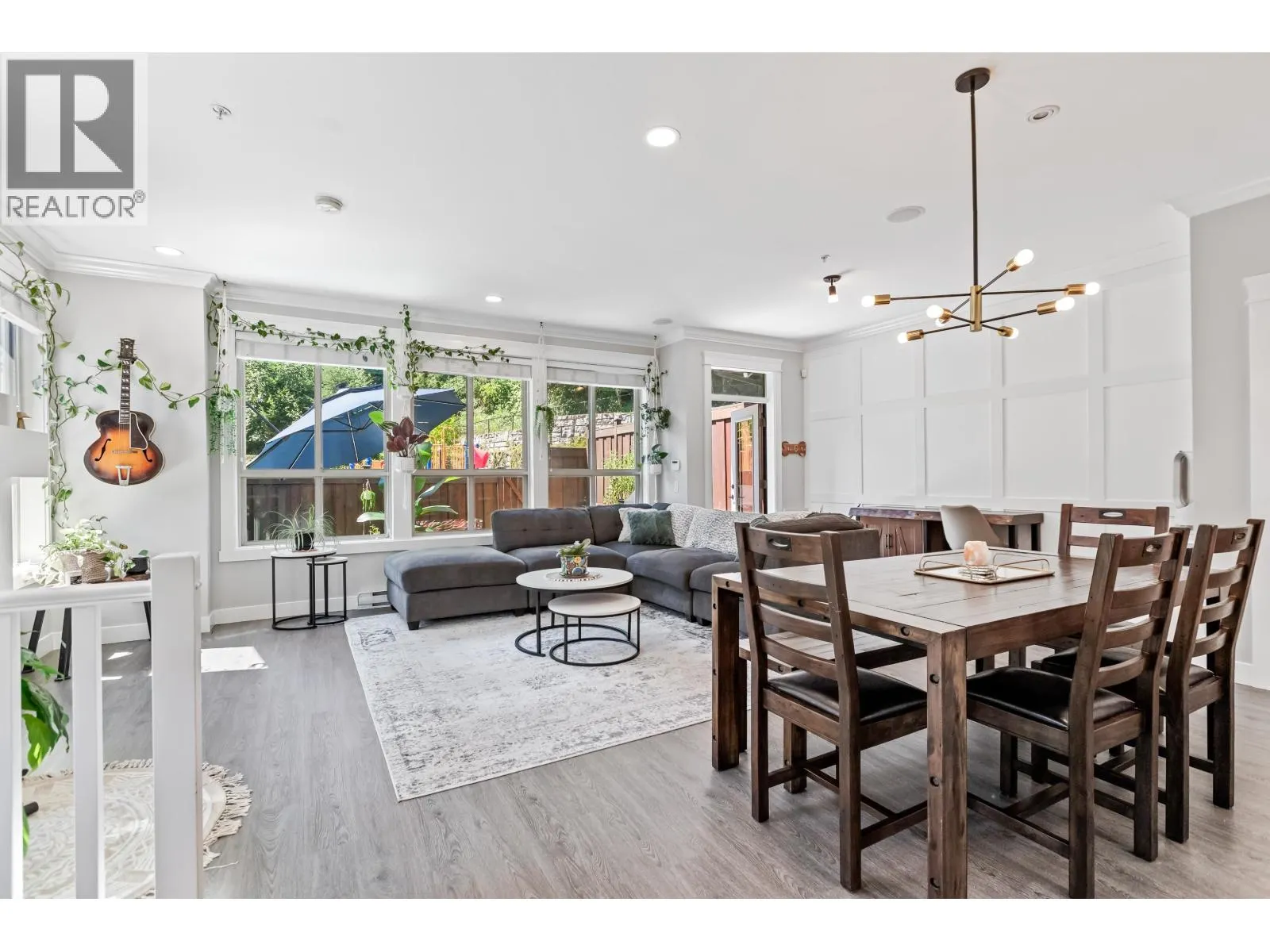 11 10525 240 STREET