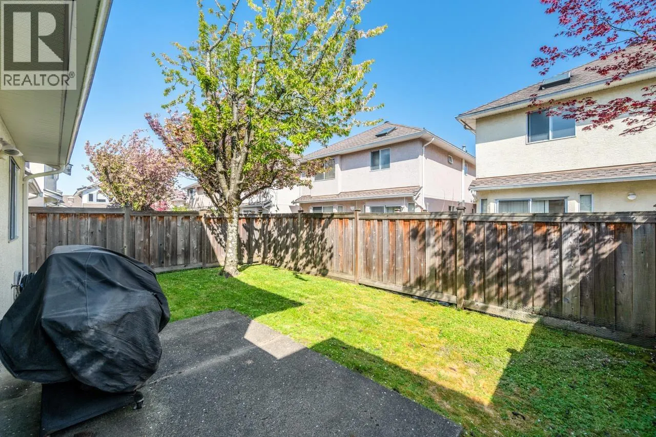 30 10000 FISHER GATE