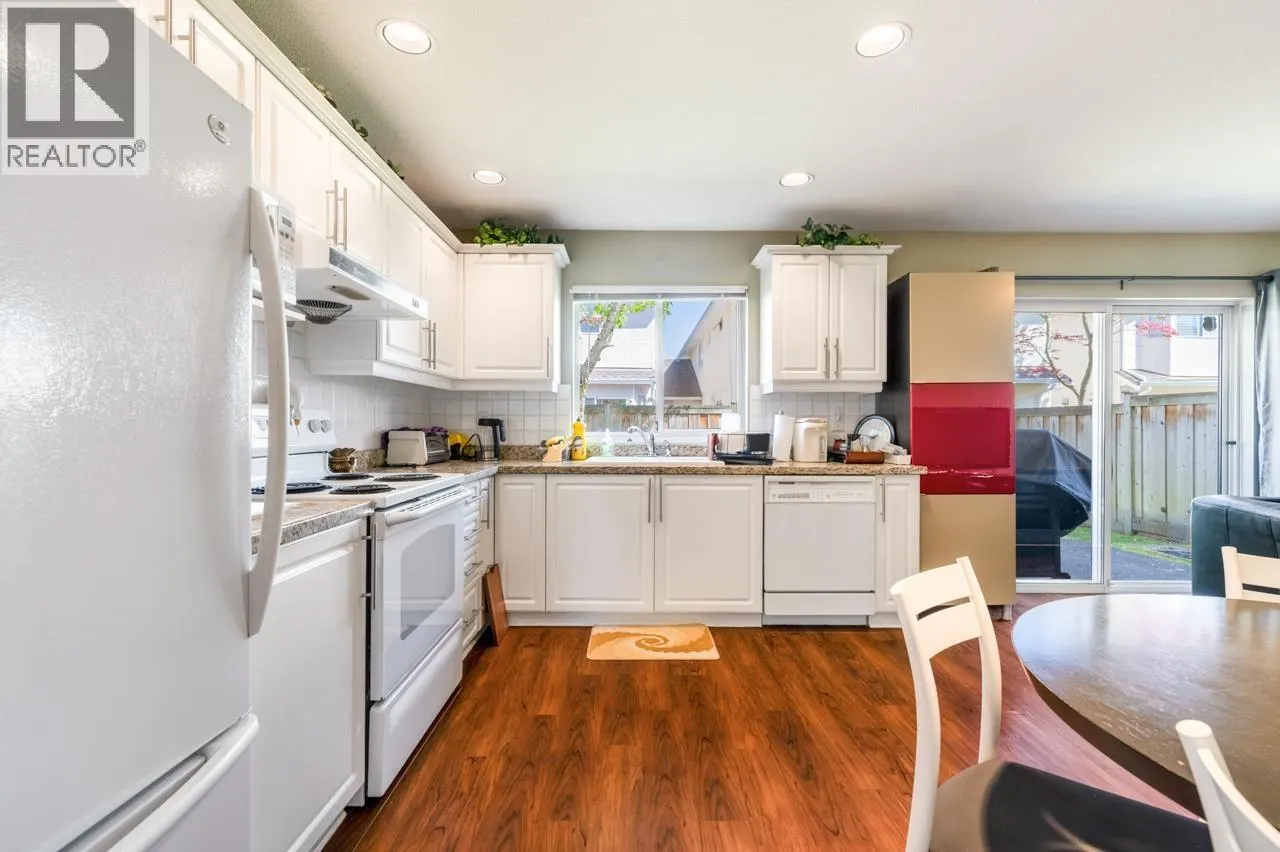 30 10000 FISHER GATE