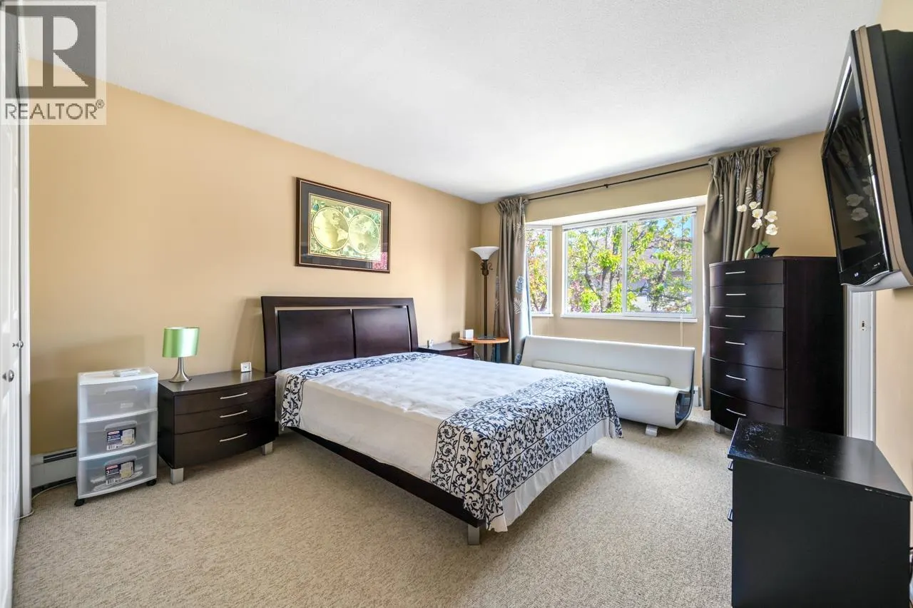 30 10000 FISHER GATE