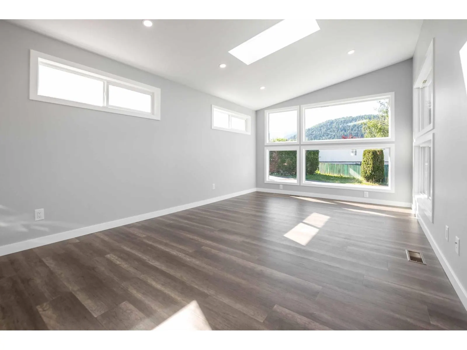 102 45640 WATSON ROAD|Garrison Crossing