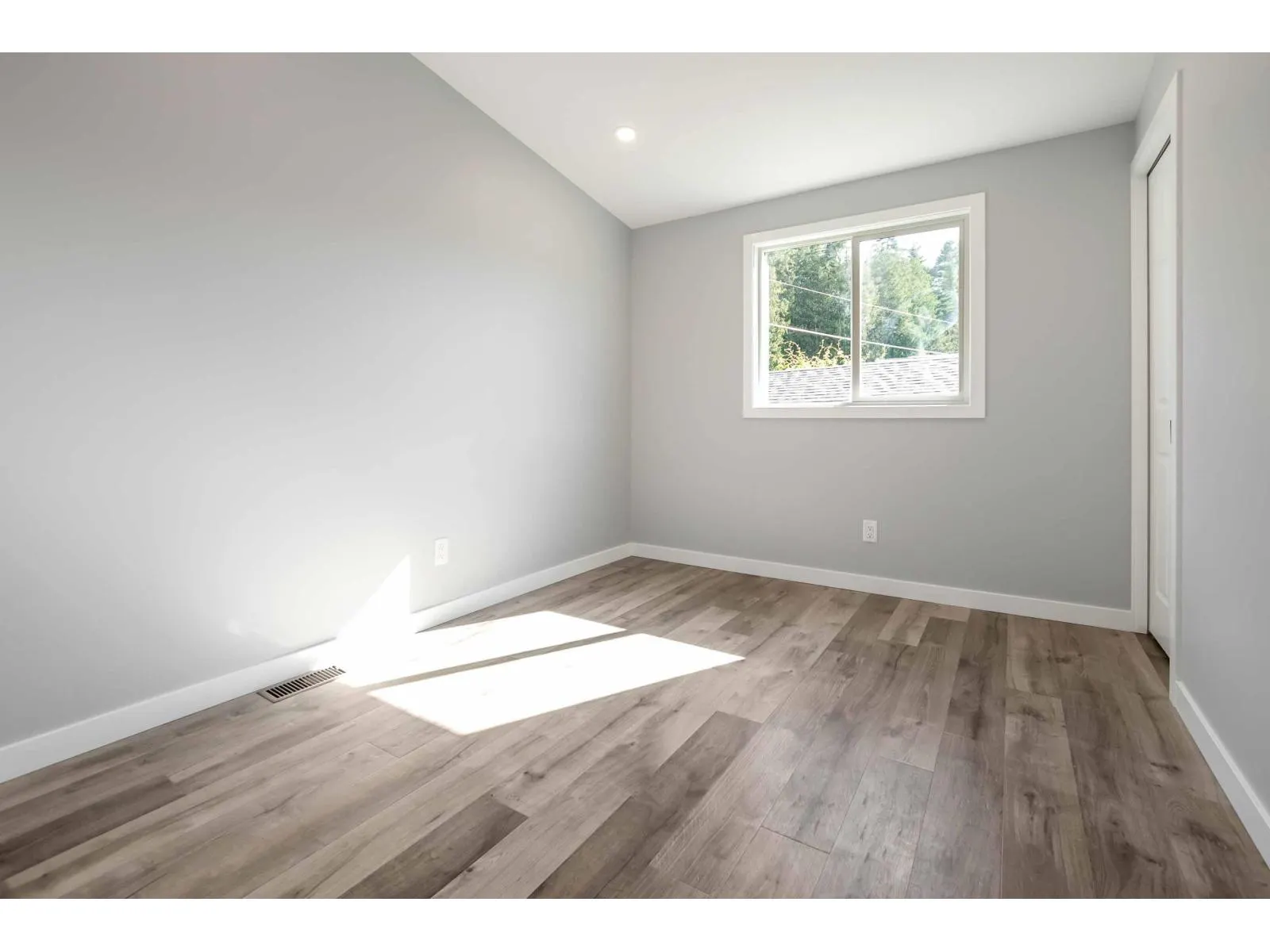 102 45640 WATSON ROAD|Garrison Crossing