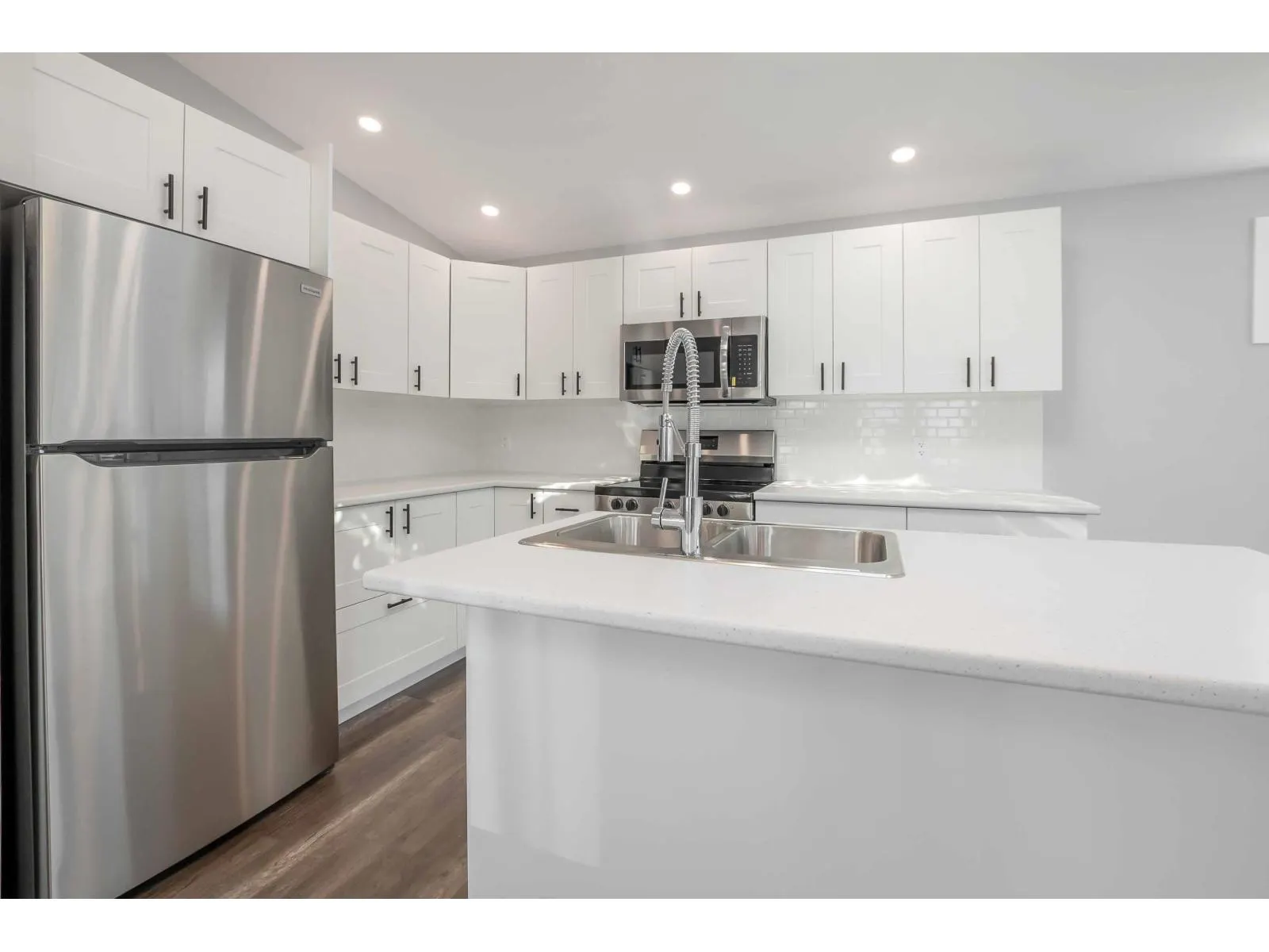 102 45640 WATSON ROAD|Garrison Crossing