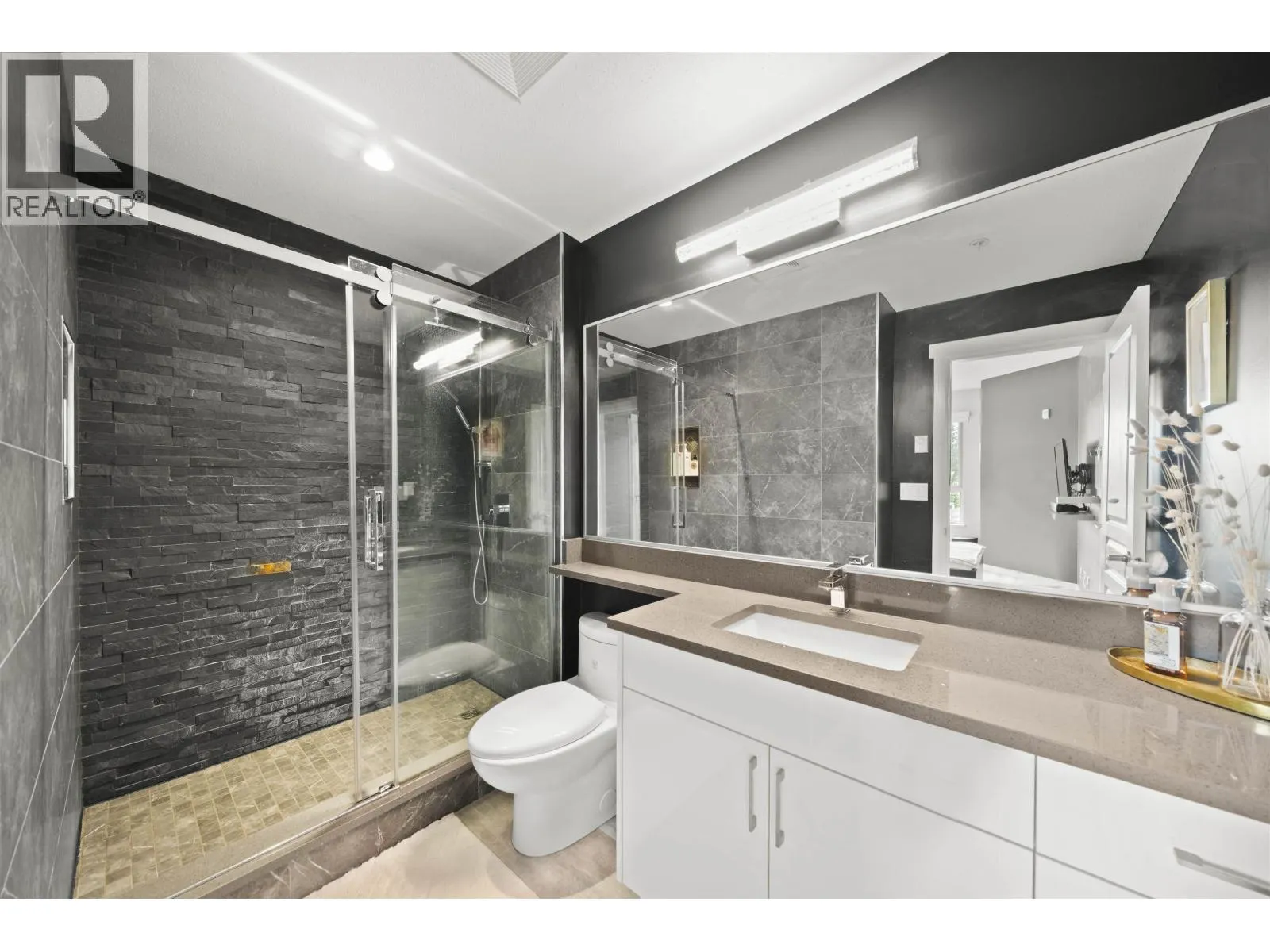 407 1153 KENSAL PLACE
