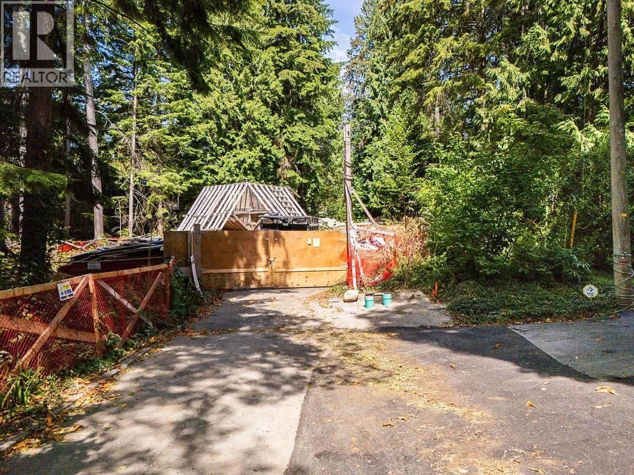 1160 RIDGEWOOD DRIVE