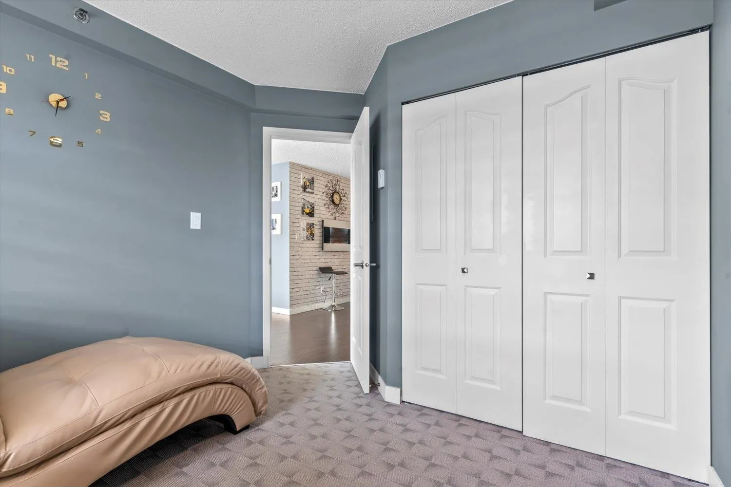 401 3150 GLADWIN ROAD