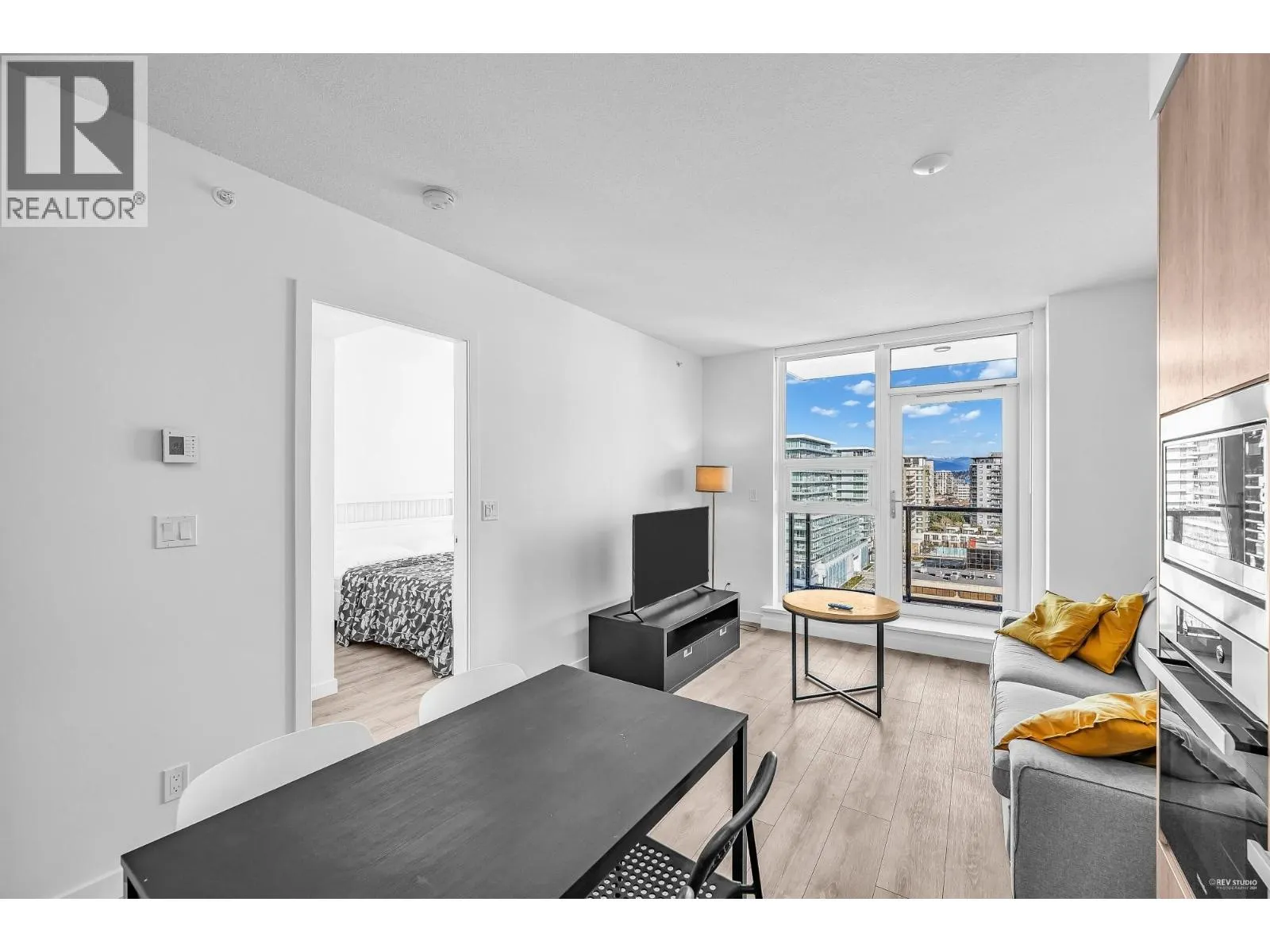 1204 6633 BUSWELL STREET
