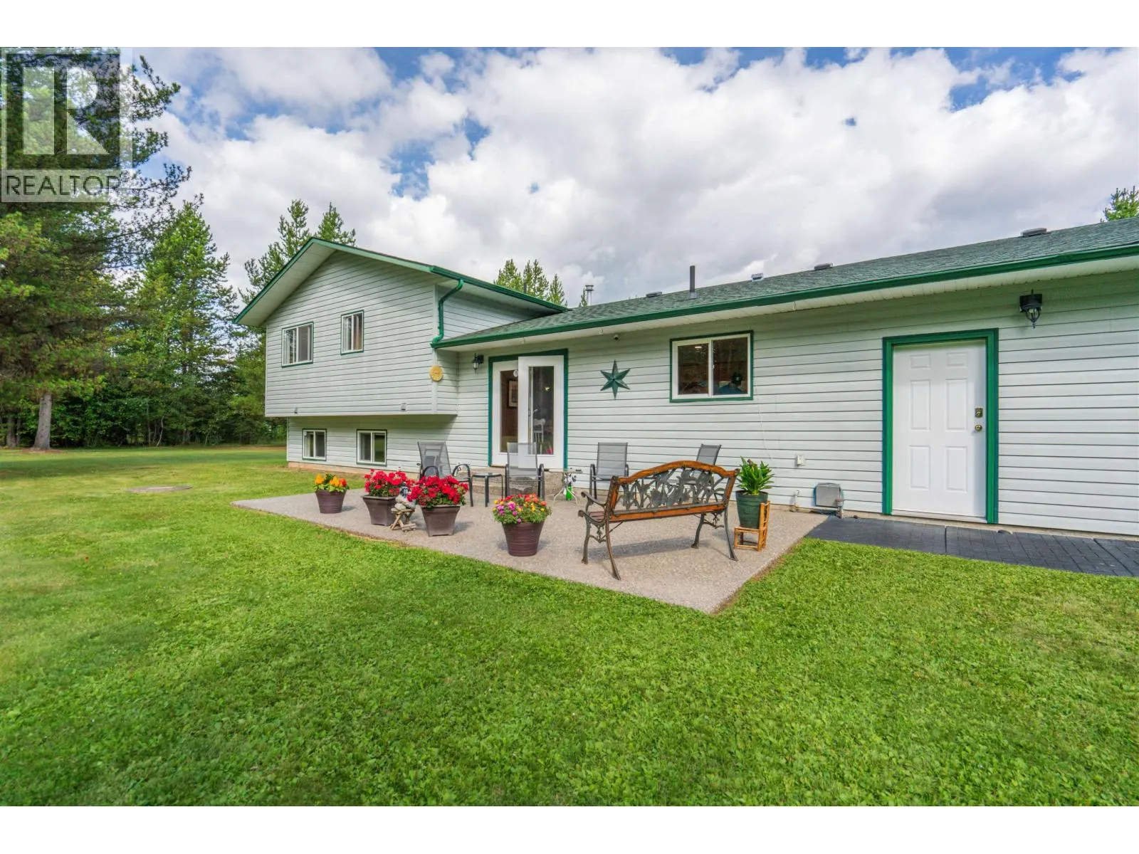 2585 CHRISTOPHER DRIVE