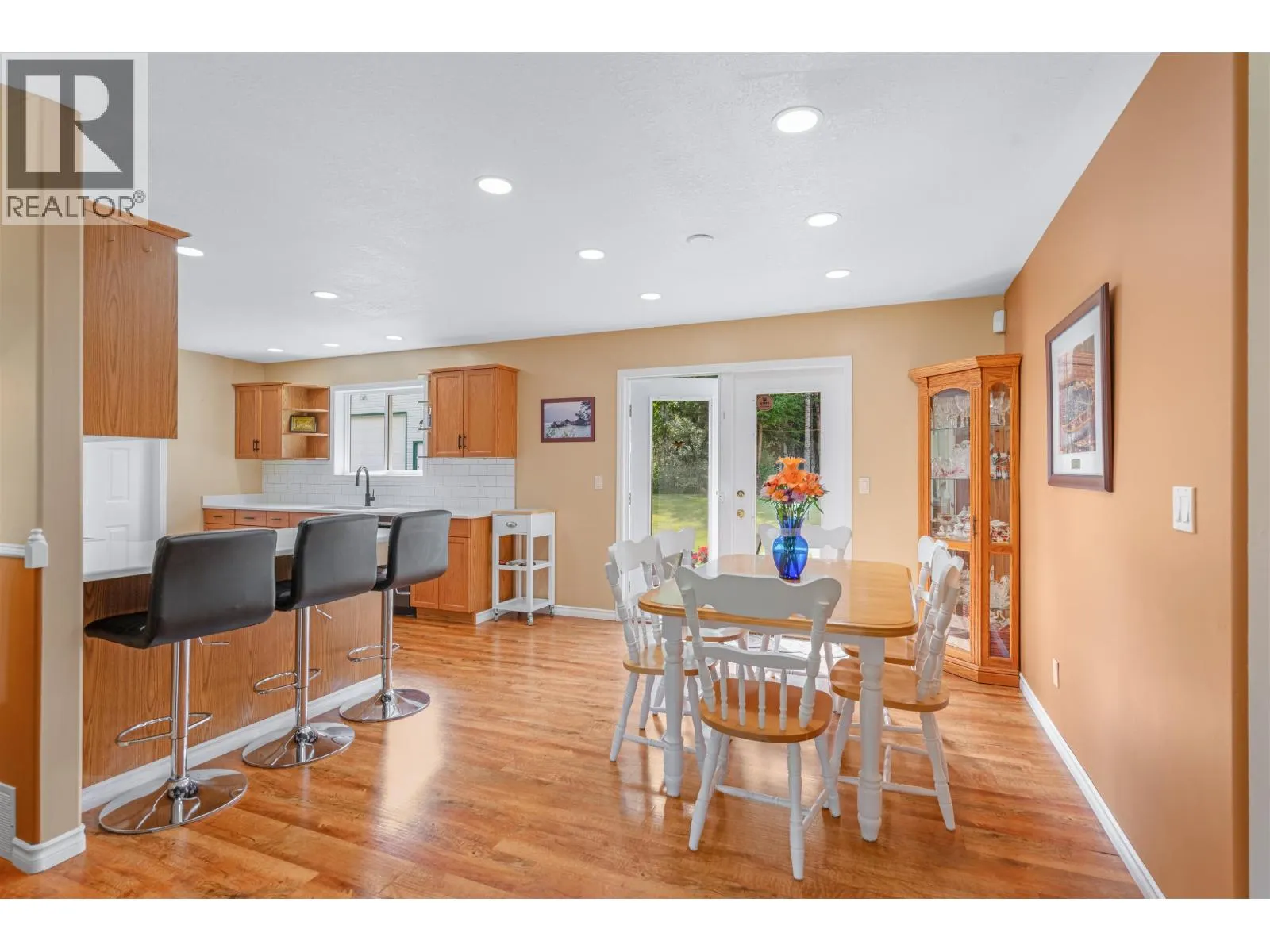 2585 CHRISTOPHER DRIVE