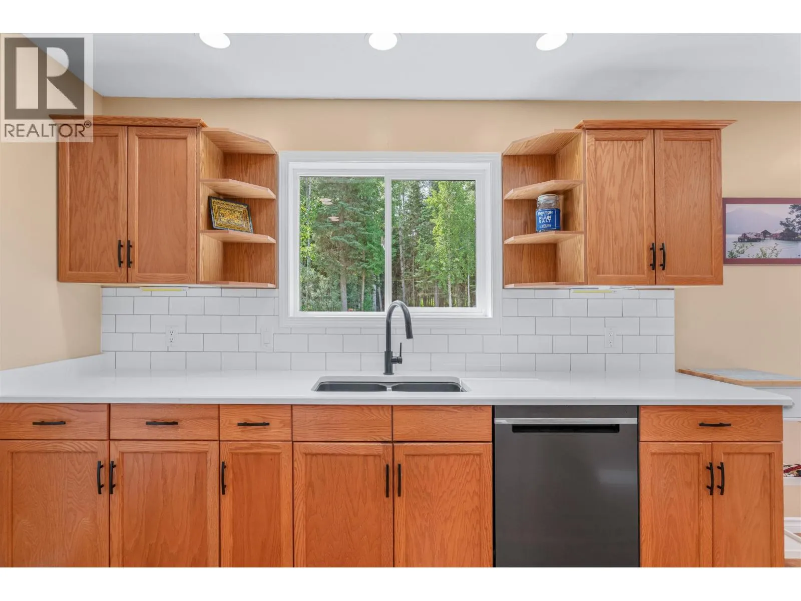 2585 CHRISTOPHER DRIVE