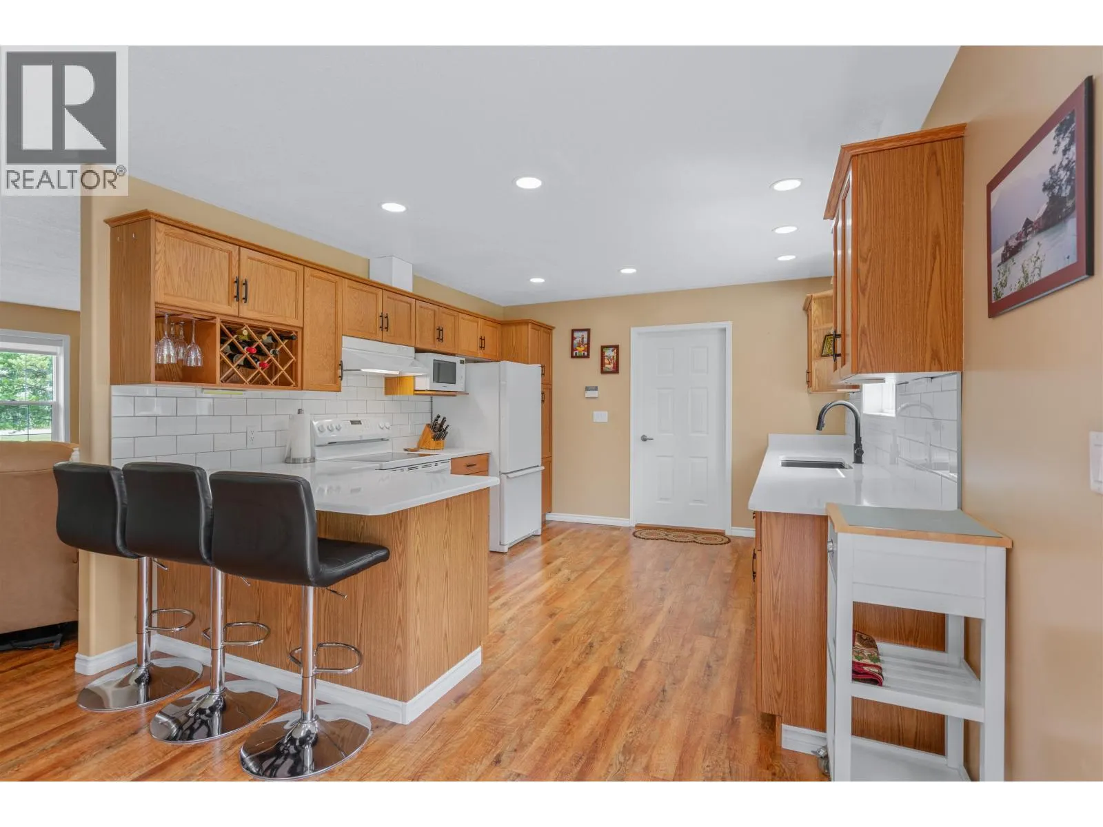 2585 CHRISTOPHER DRIVE