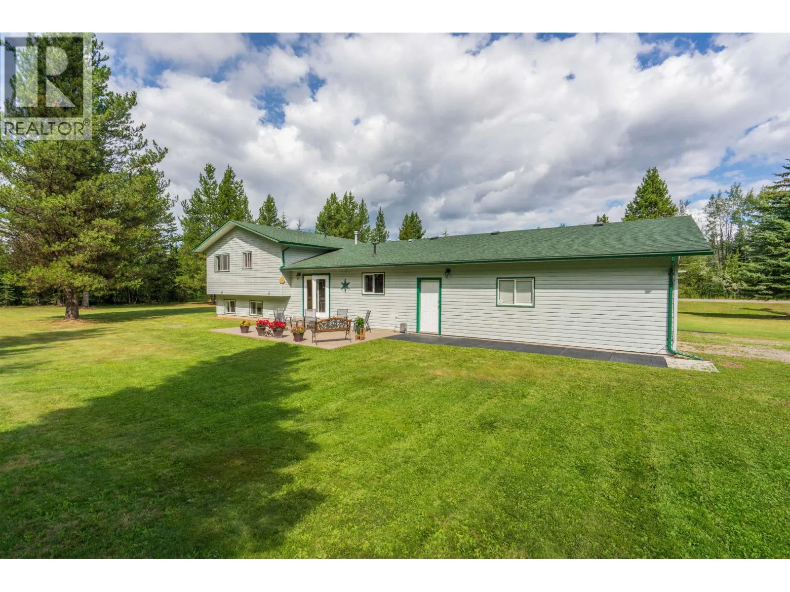 2585 CHRISTOPHER DRIVE